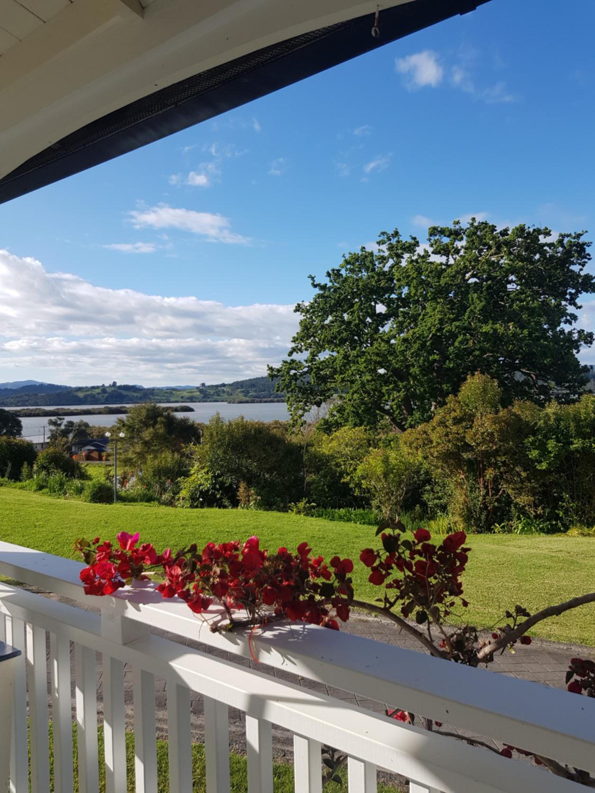 Riverhead Villa