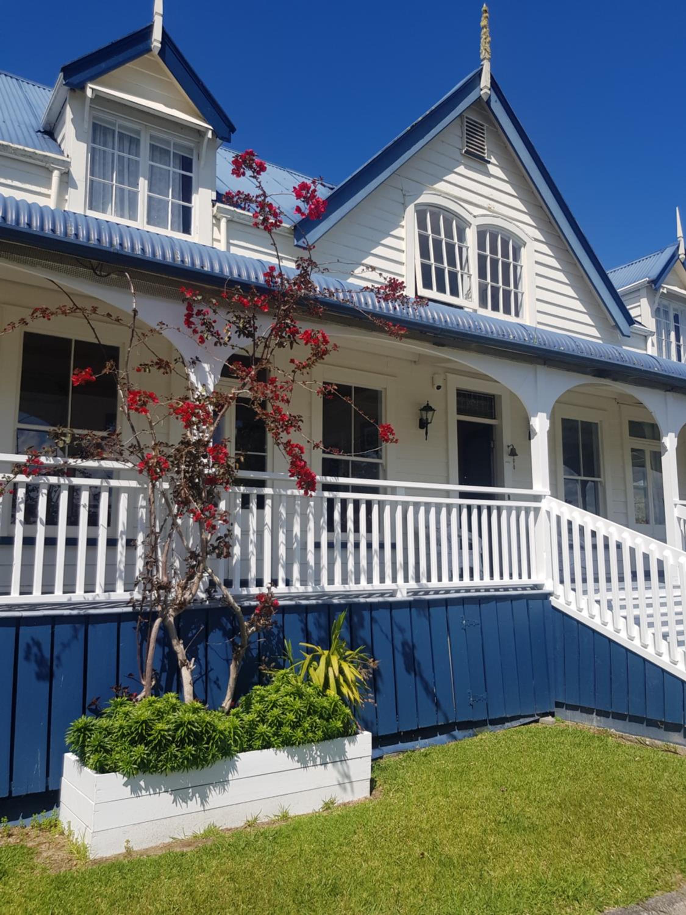 Riverhead Villa