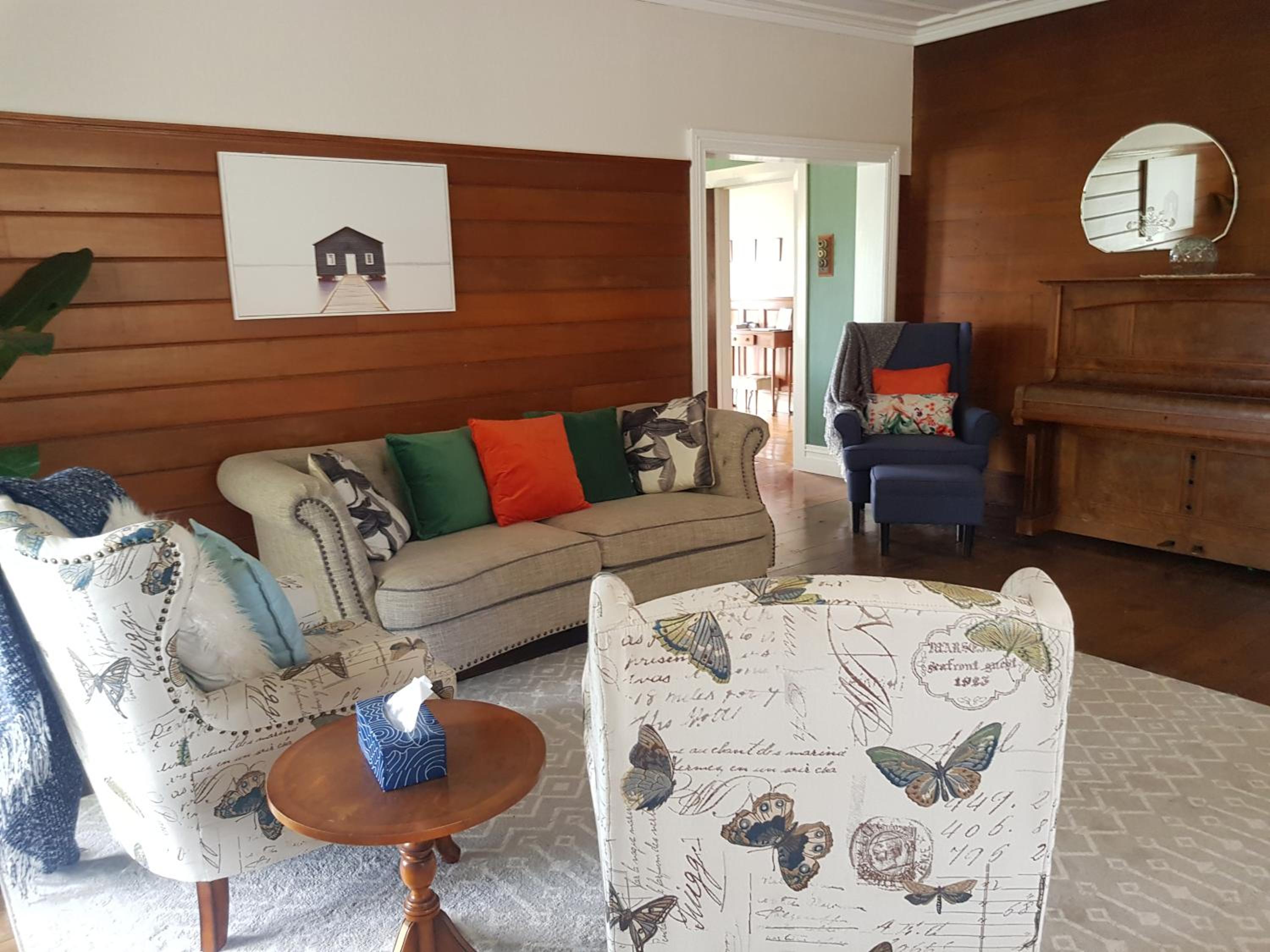 Riverhead Villa