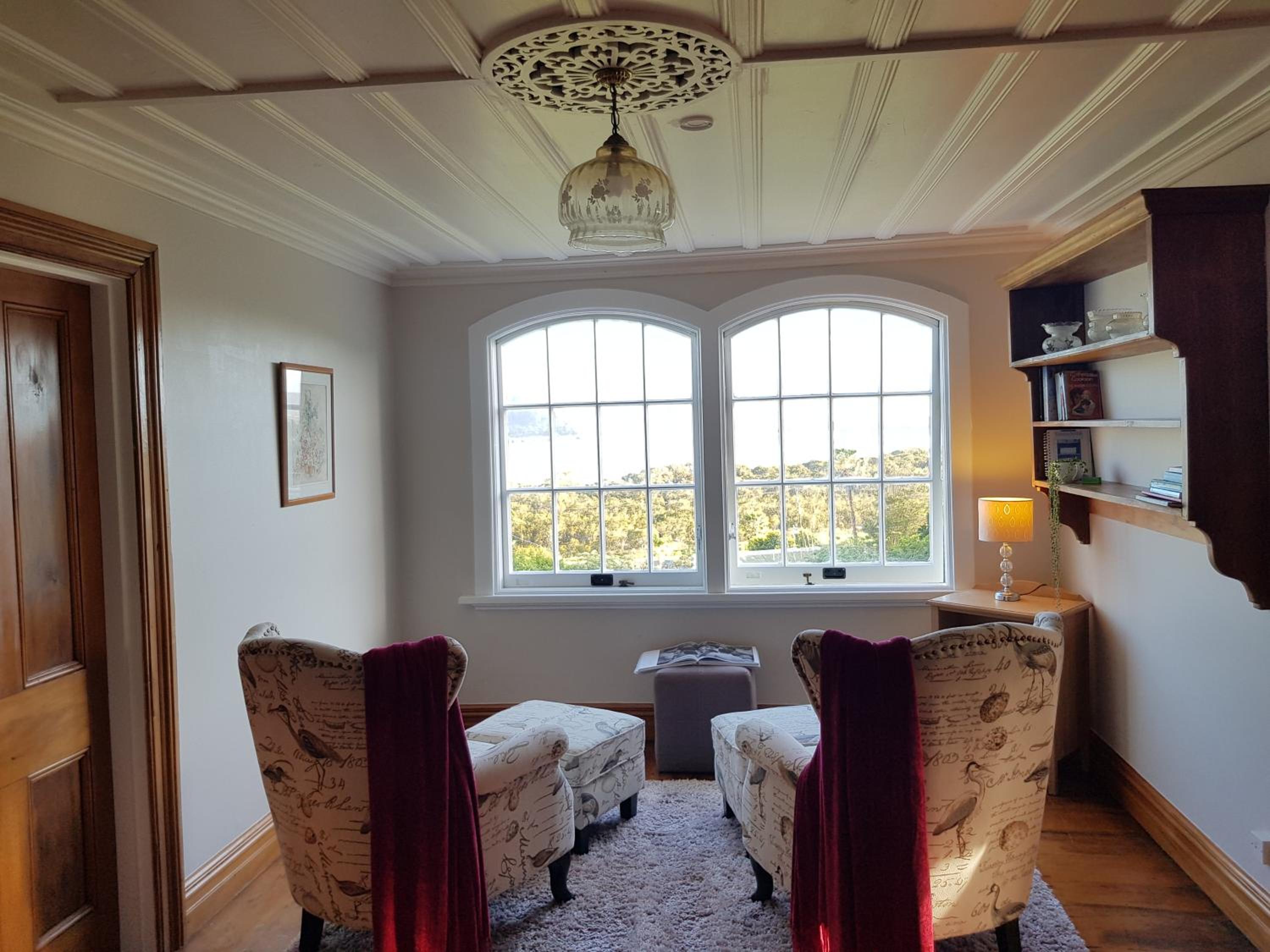 Riverhead Villa