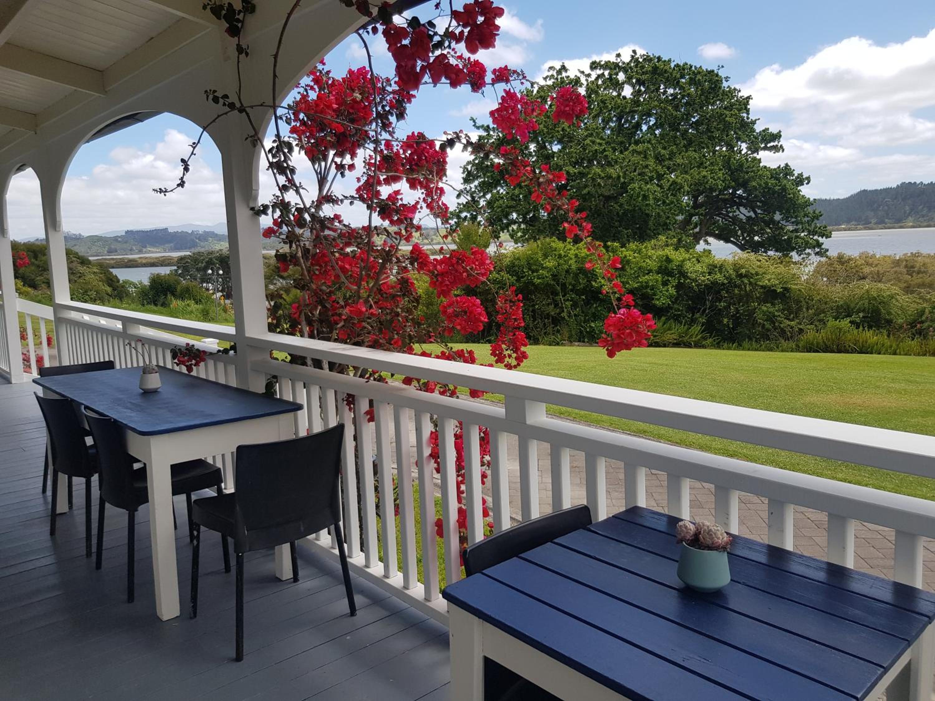 Riverhead Villa