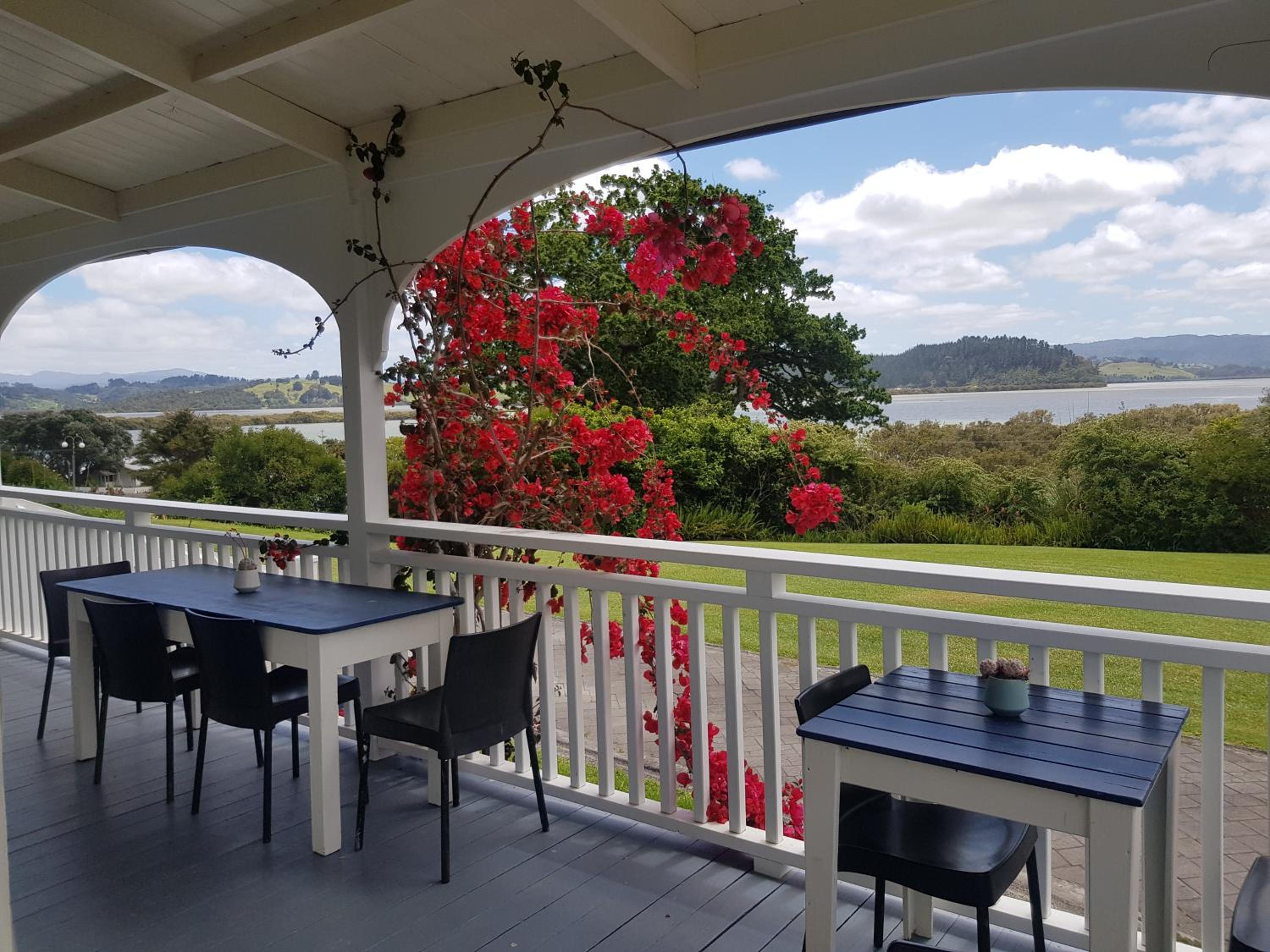Riverhead Villa