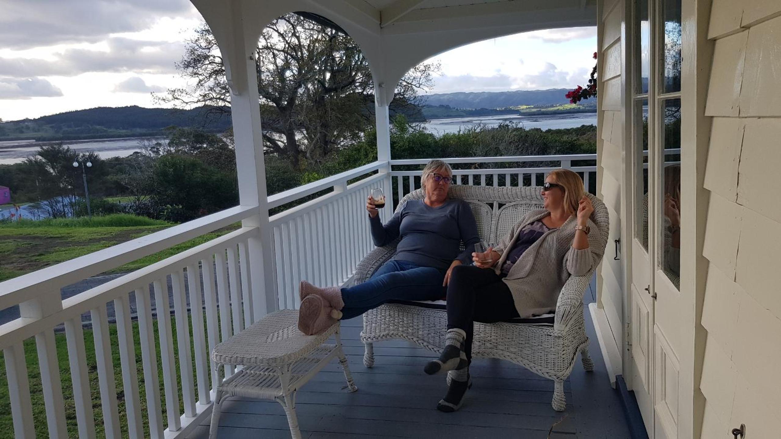 Riverhead Villa