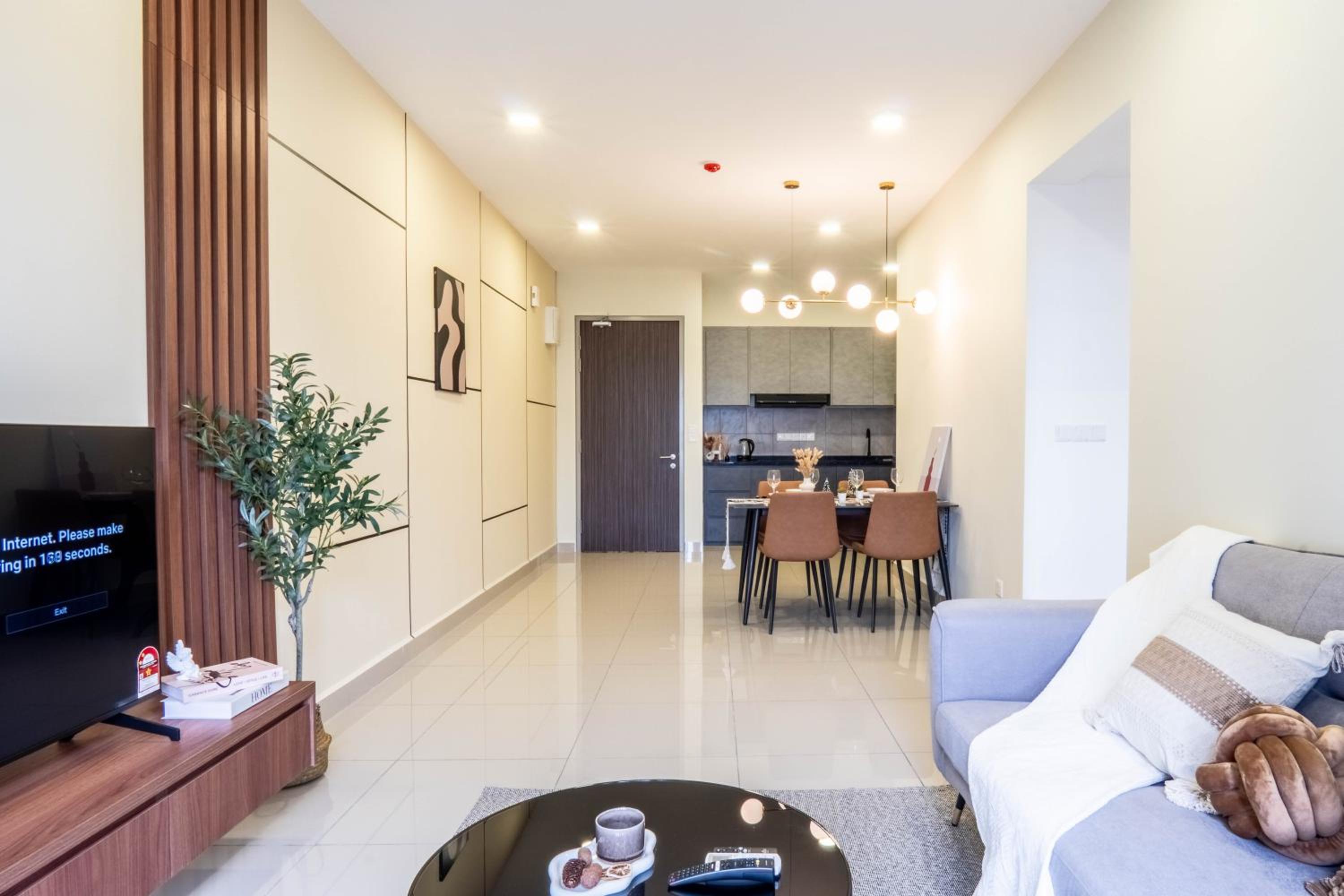 M Vertica KL by Airhost