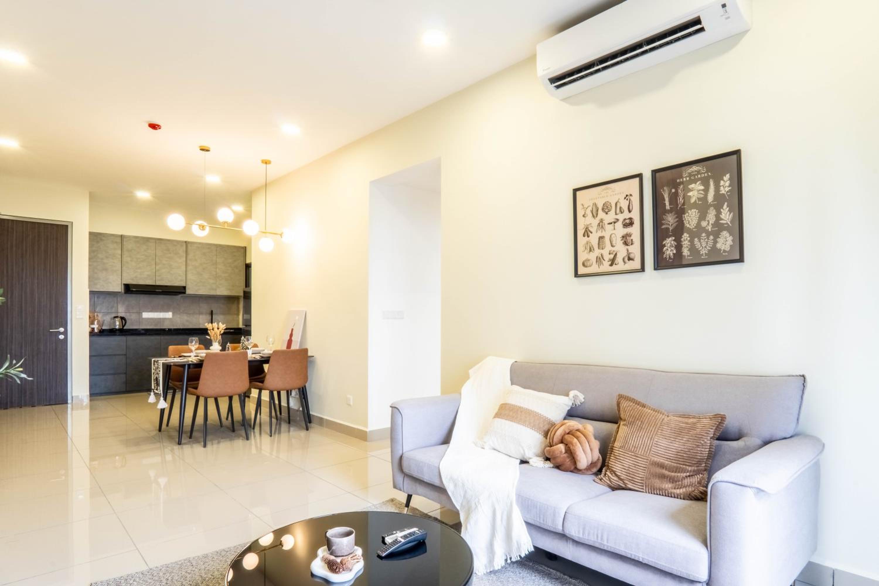 M Vertica KL by Airhost
