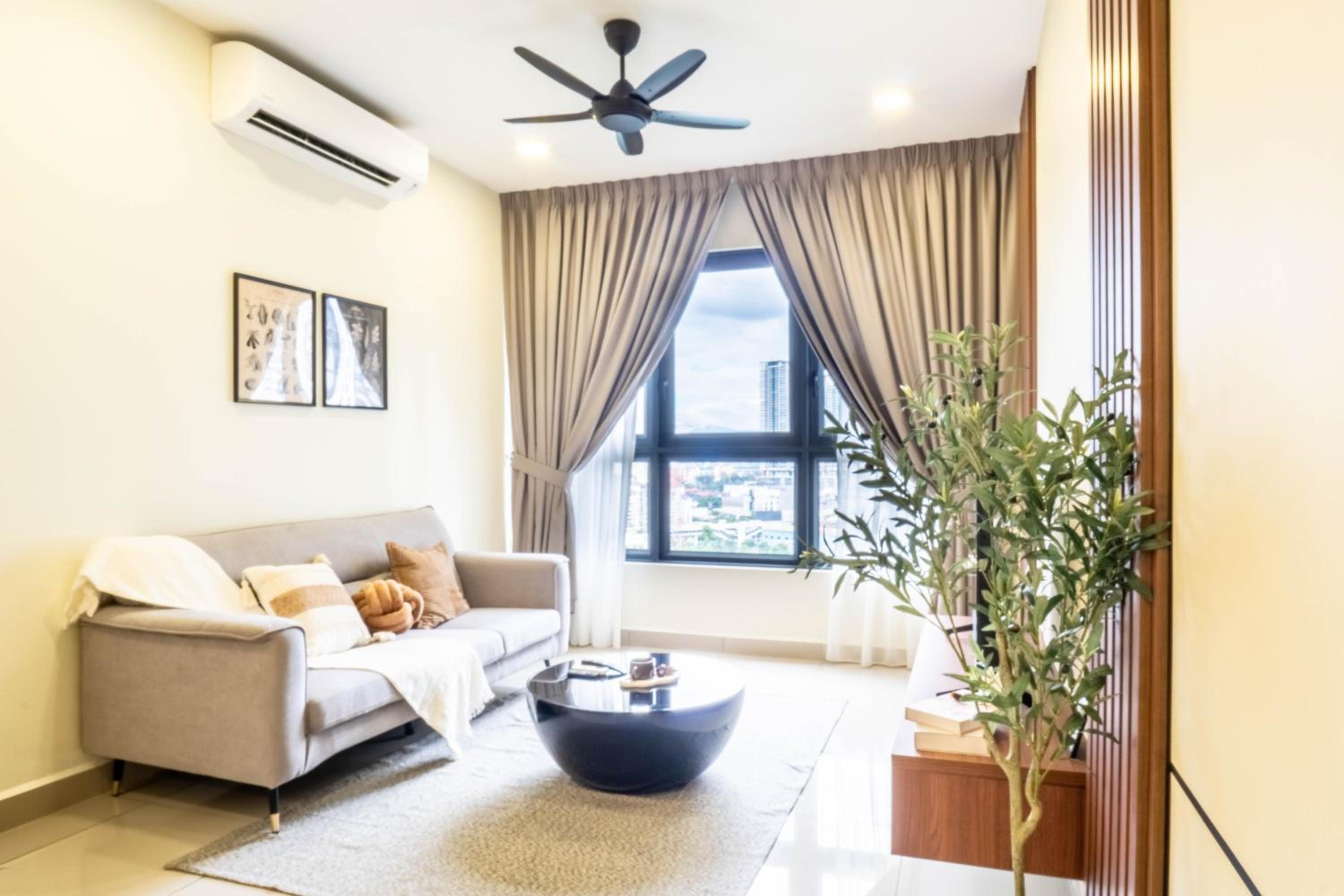 M Vertica KL by Airhost
