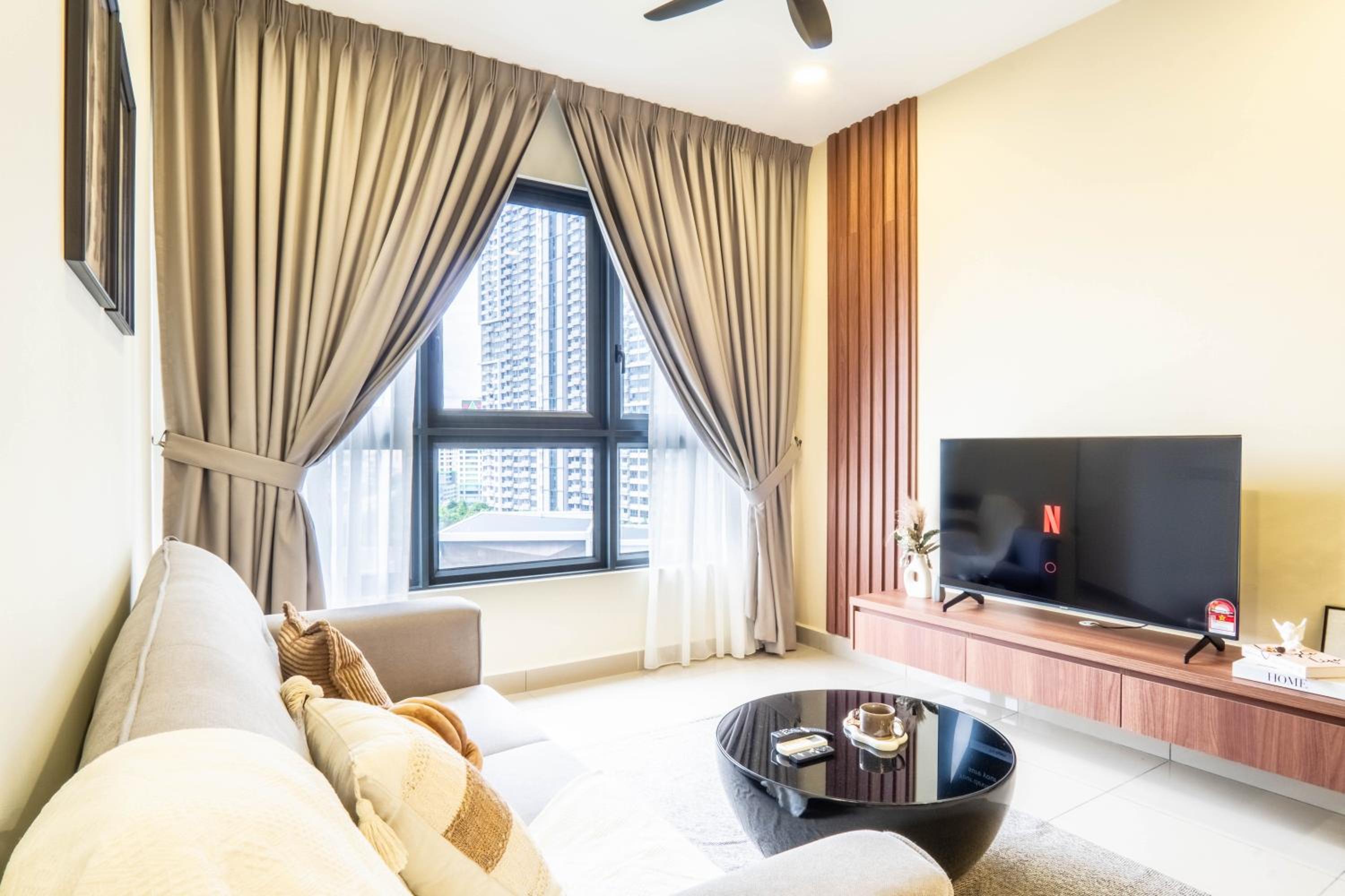 M Vertica KL by Airhost