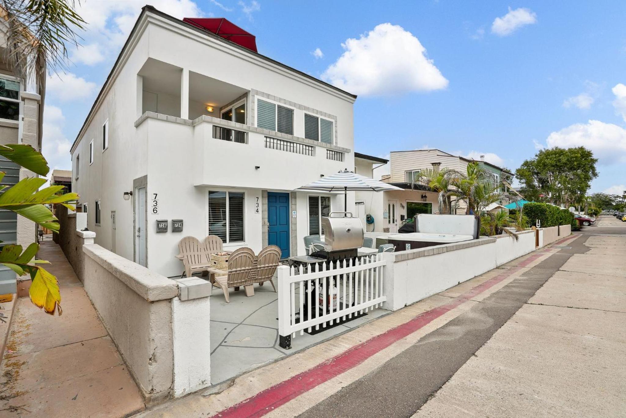 Stunning Beach Delight with Hot Tub, Fire Pit, Parking & Walk to Beach! view 5