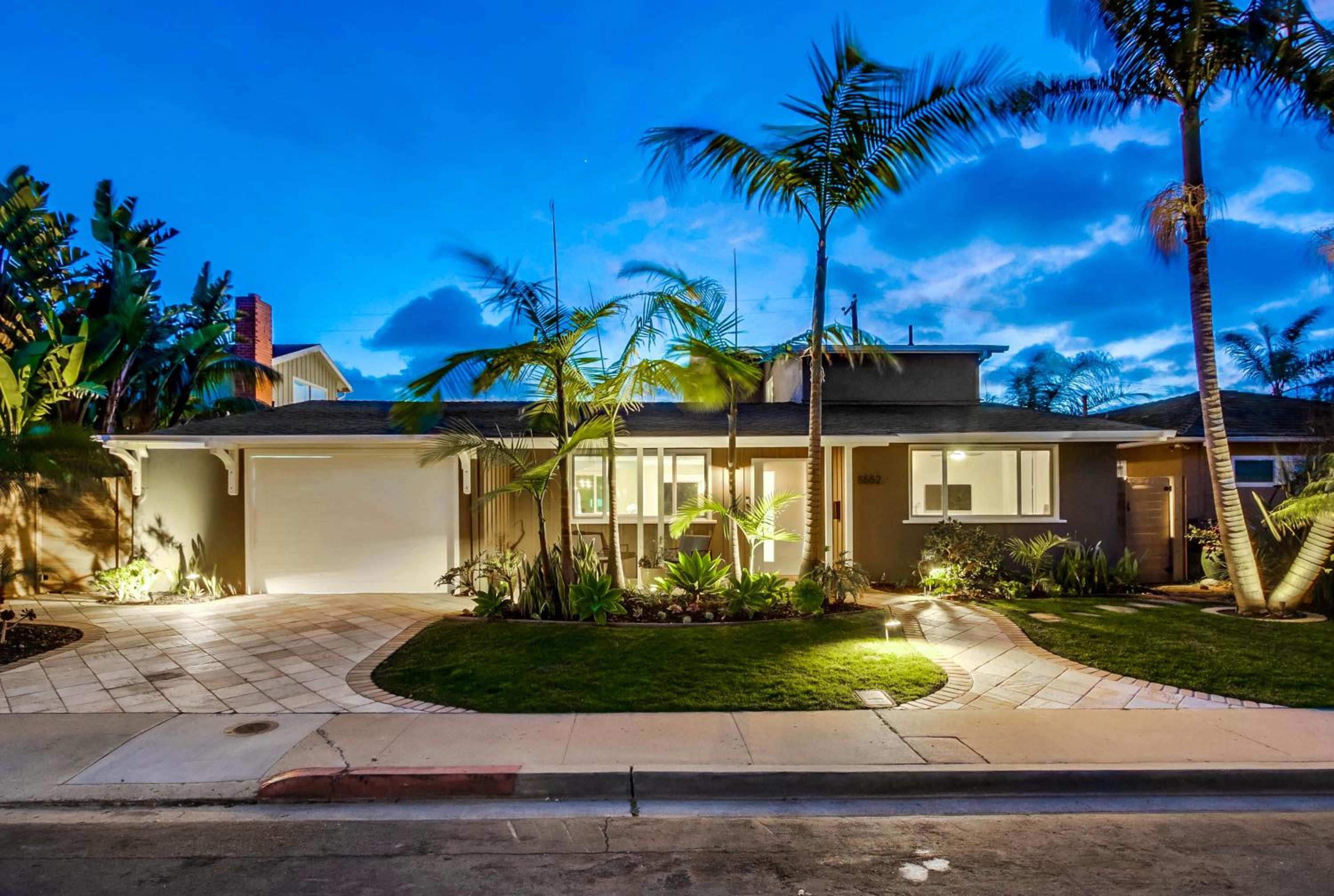 Bird Rock Dreams - Ocean Views, Massive Yard, Outdoor Dining, Fast Wifi & AC! view 5