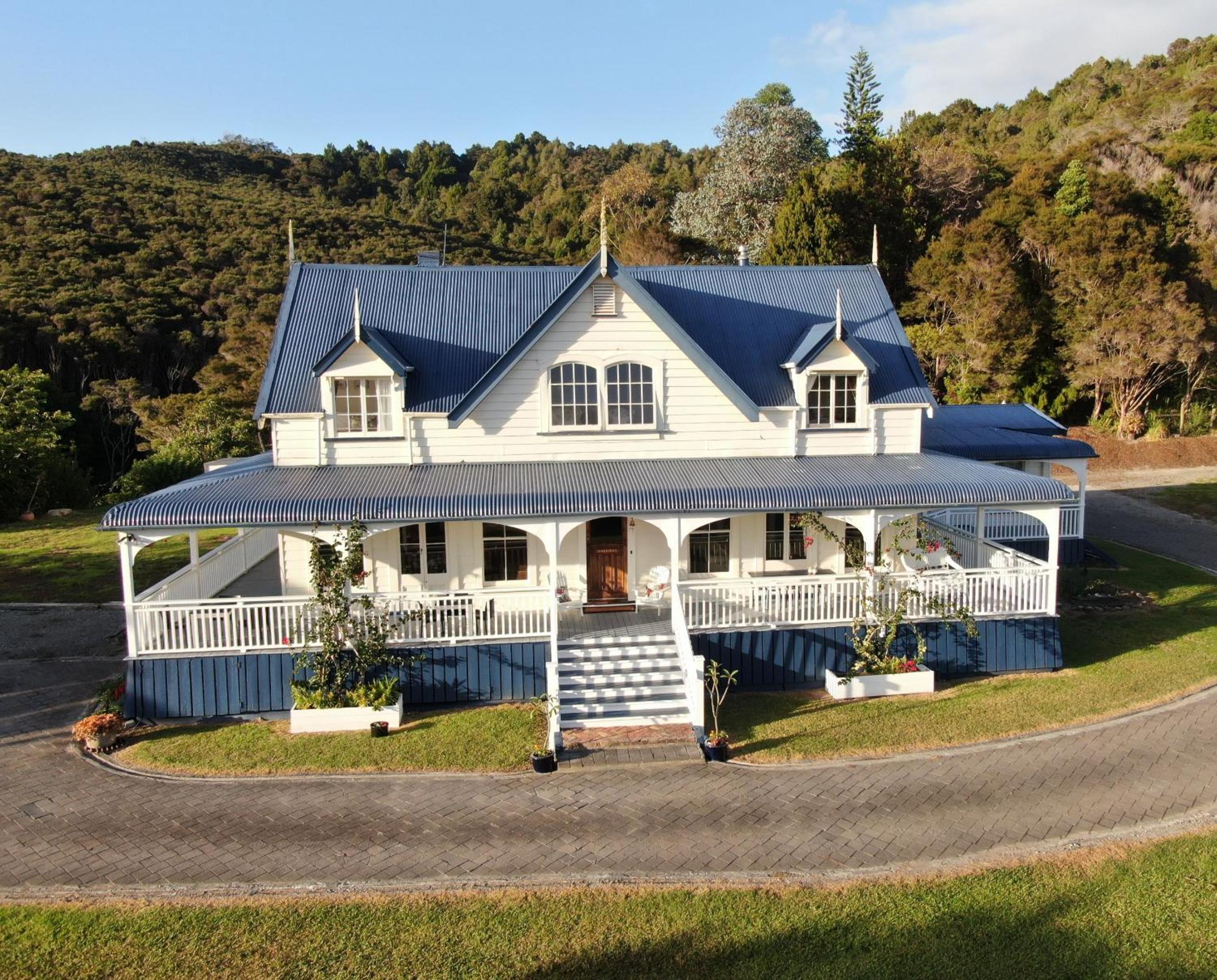 Riverhead Villa