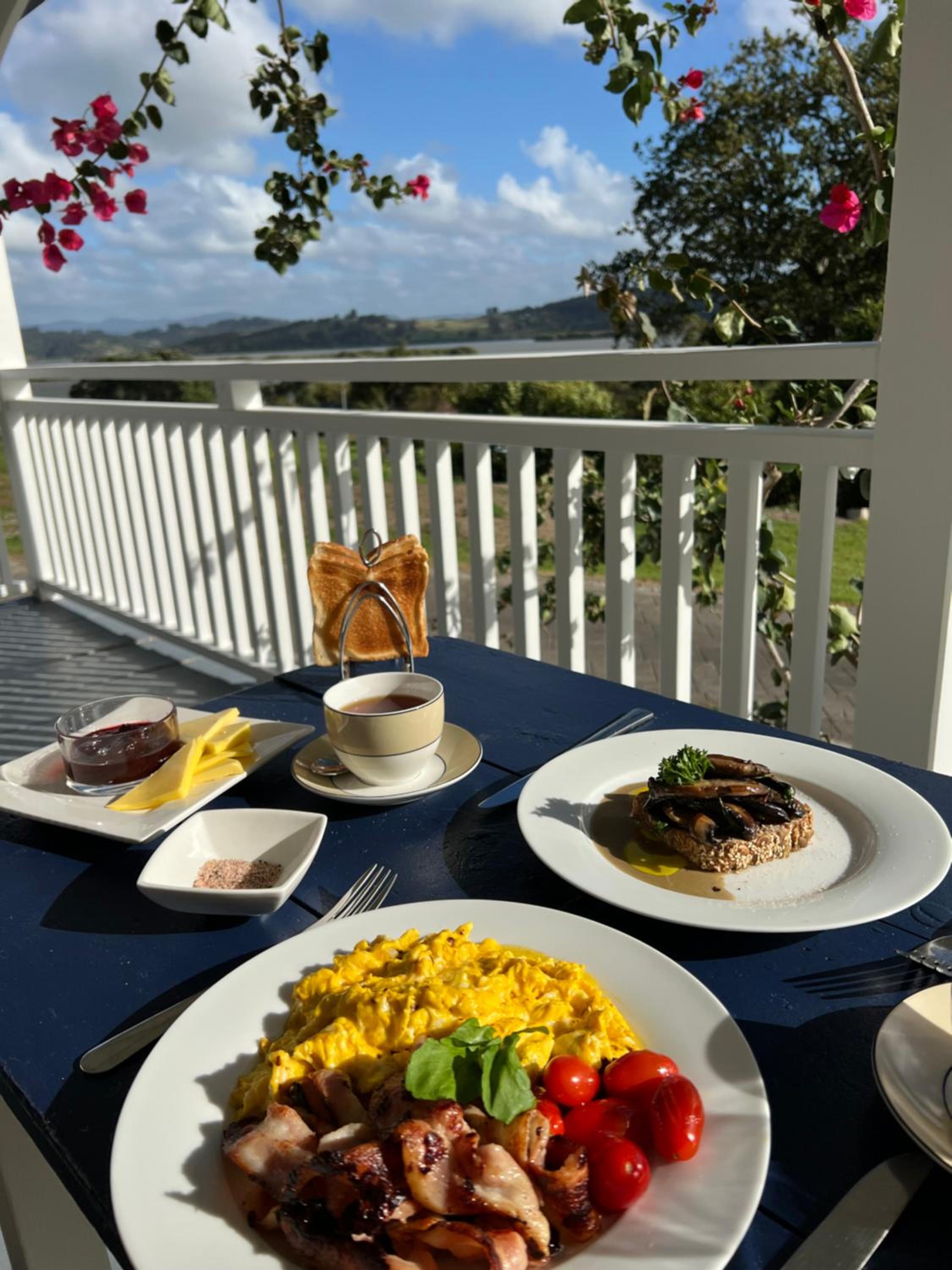 Riverhead Villa
