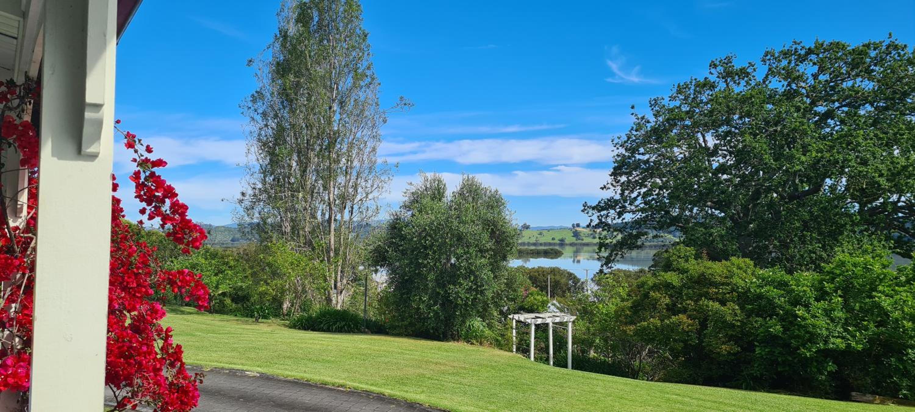 Riverhead Villa