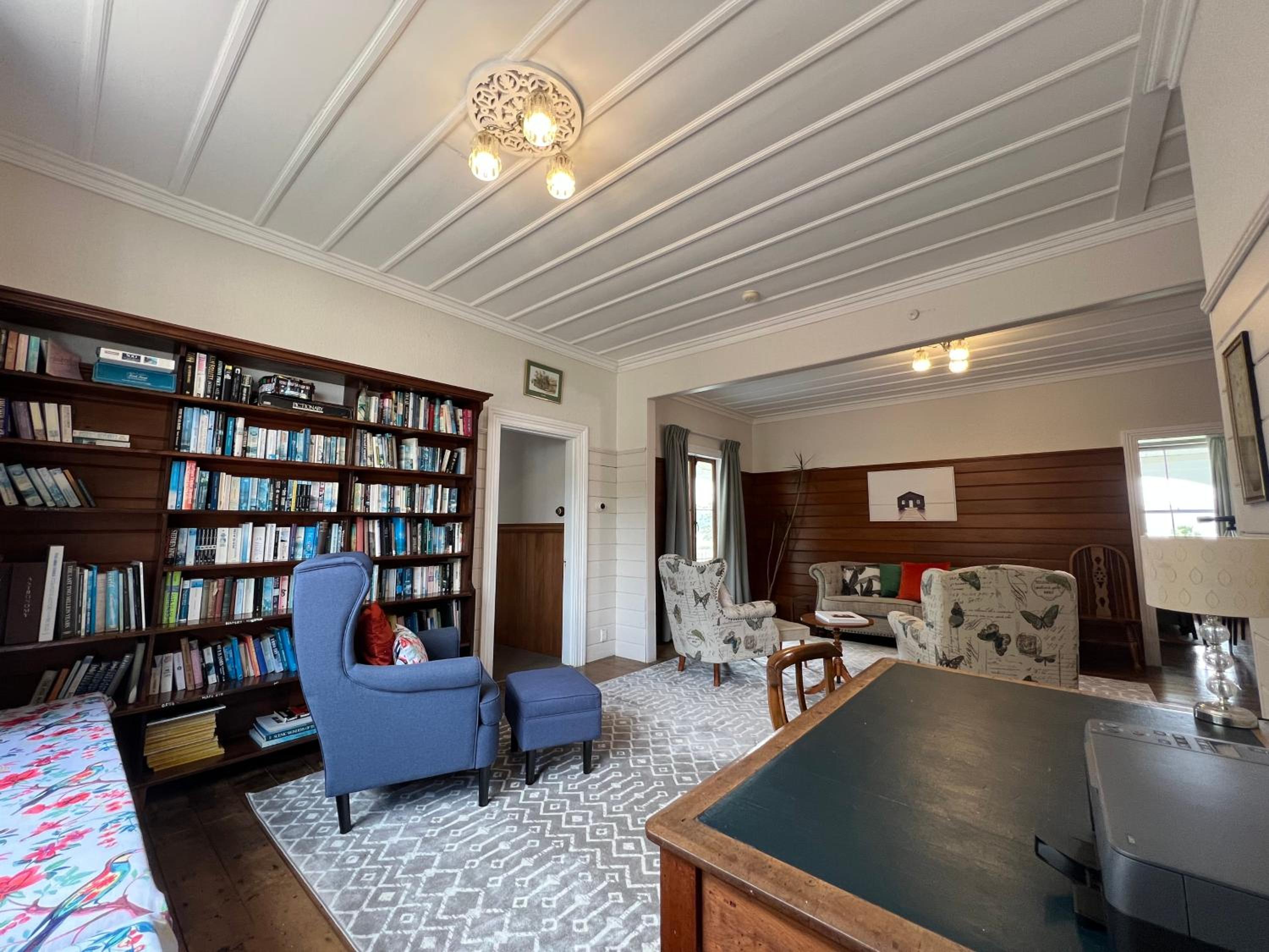 Riverhead Villa