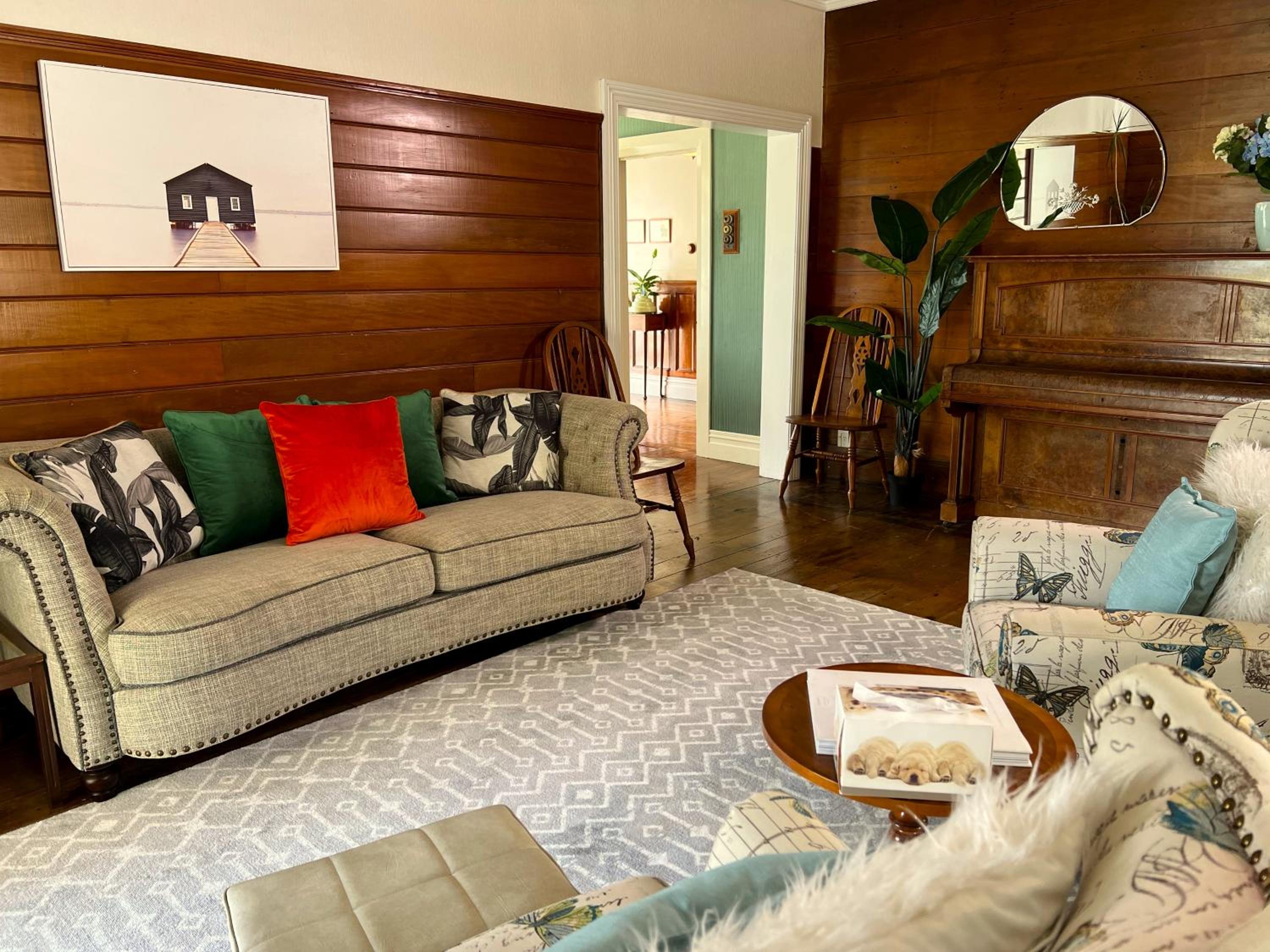 Riverhead Villa