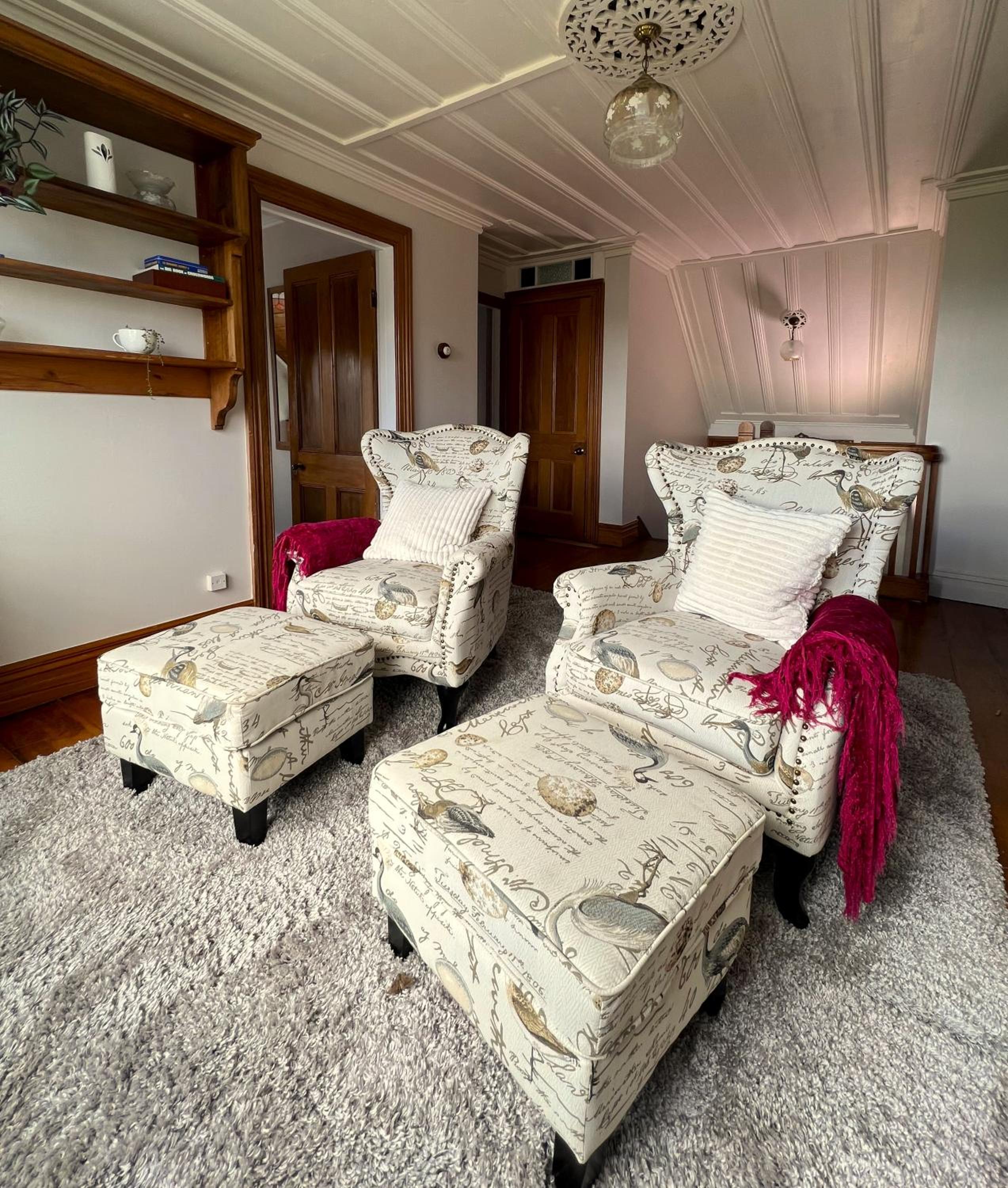 Riverhead Villa