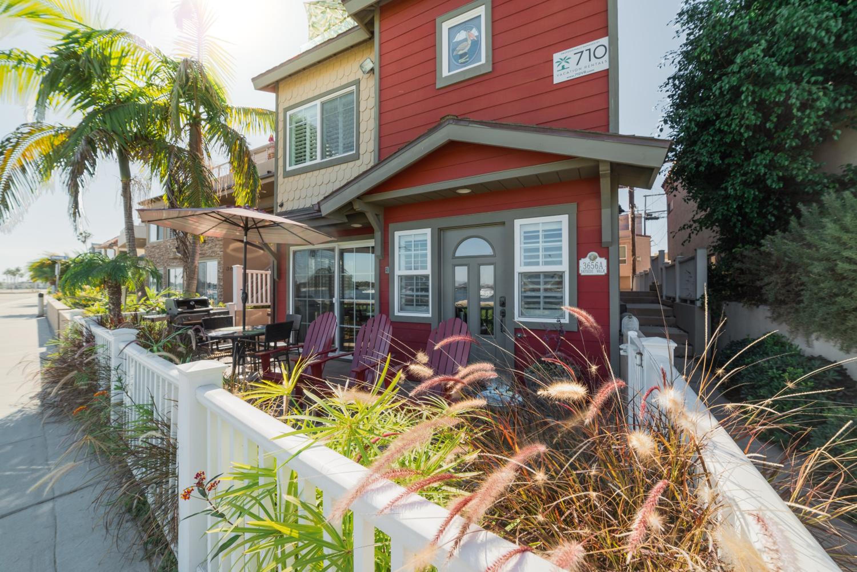 Bayfront Paradise- Bay Views & Boardwalk Patio view 3