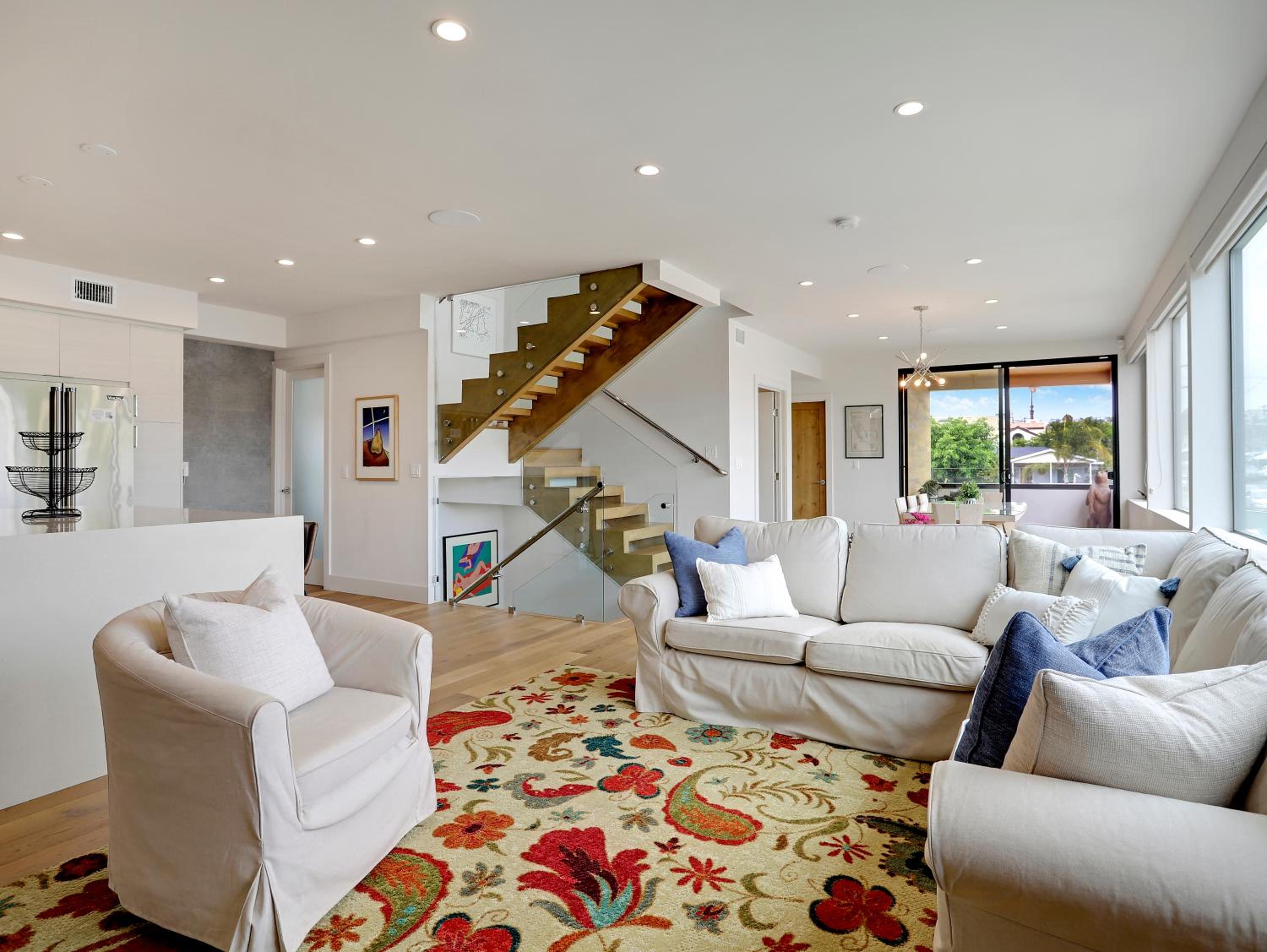 Luxury Dream Home - Massive Rooftop Patio, Zen Garden, AC & Fast Wifi! view 3