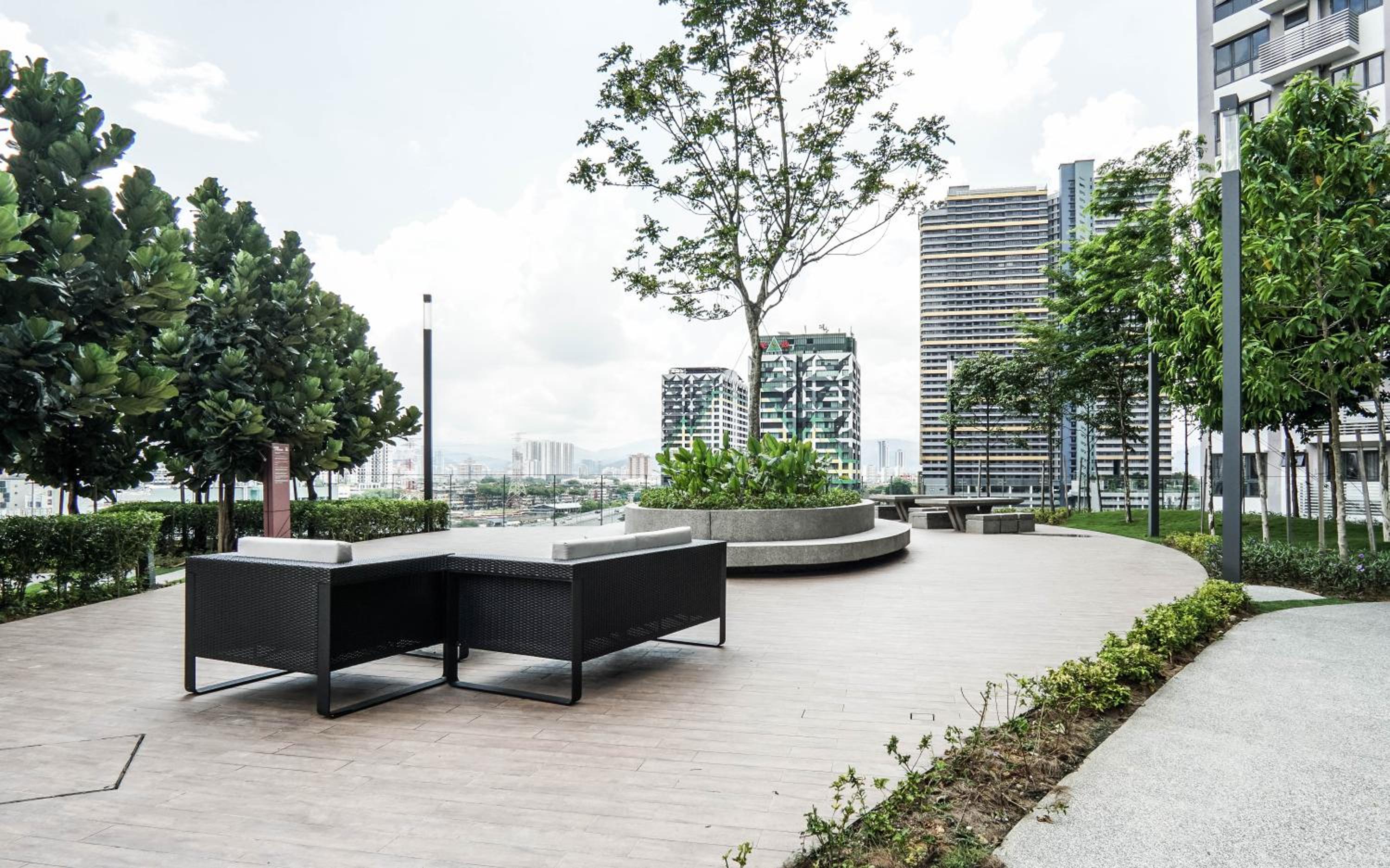 M Vertica KL by Airhost