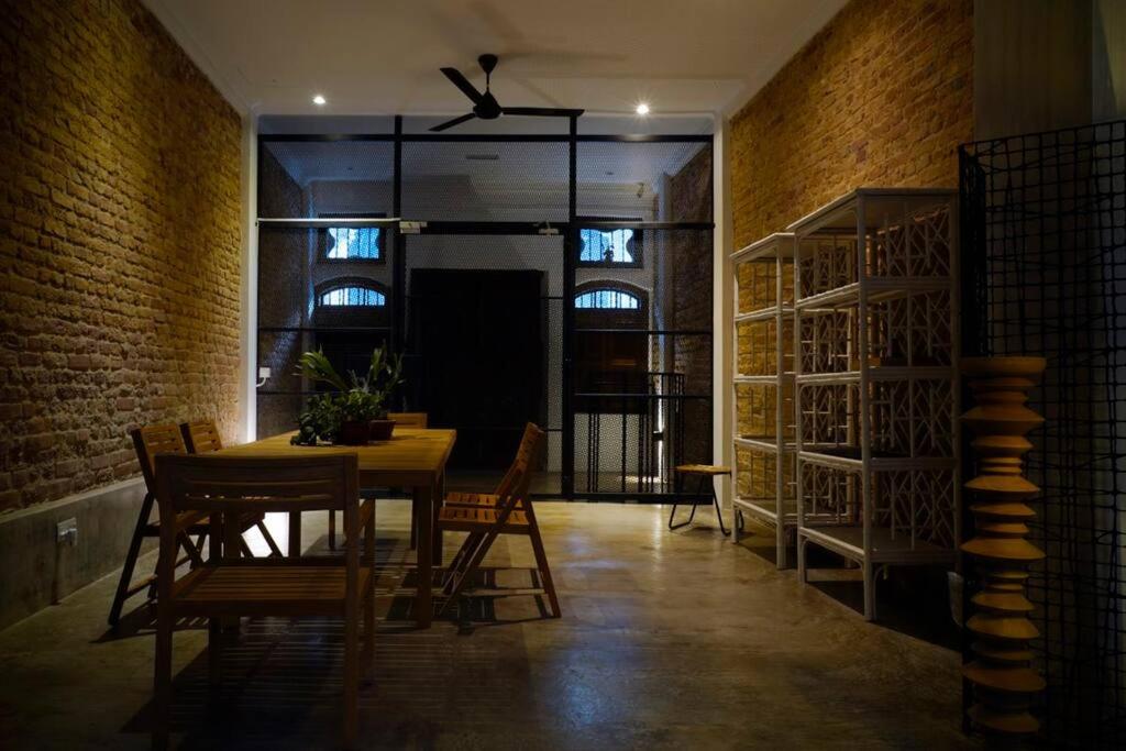 Quint Residence, Georgetown - Rustic Heritage Guesthouse by ALV photo 7
