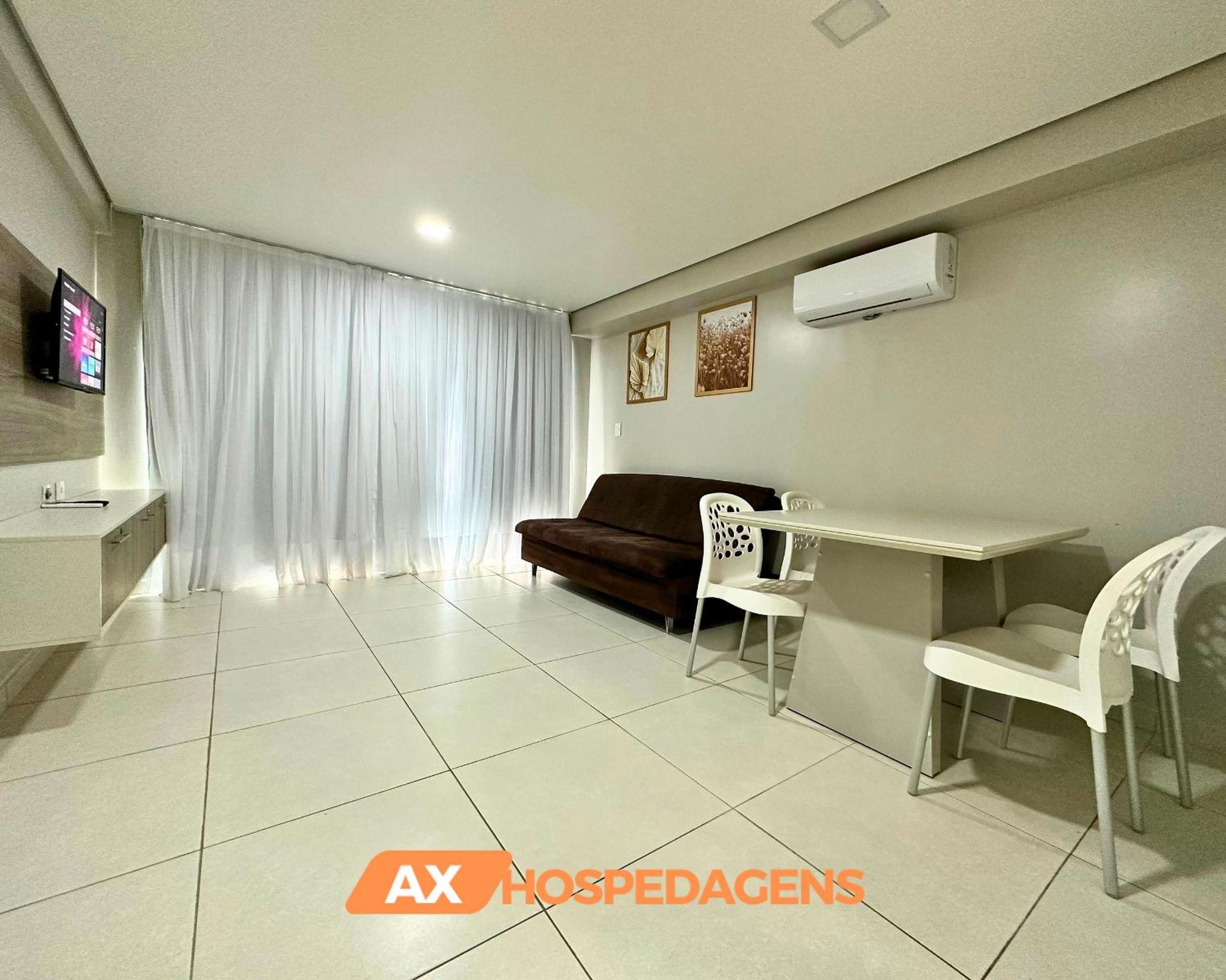 Flamboyant Flat Bessa