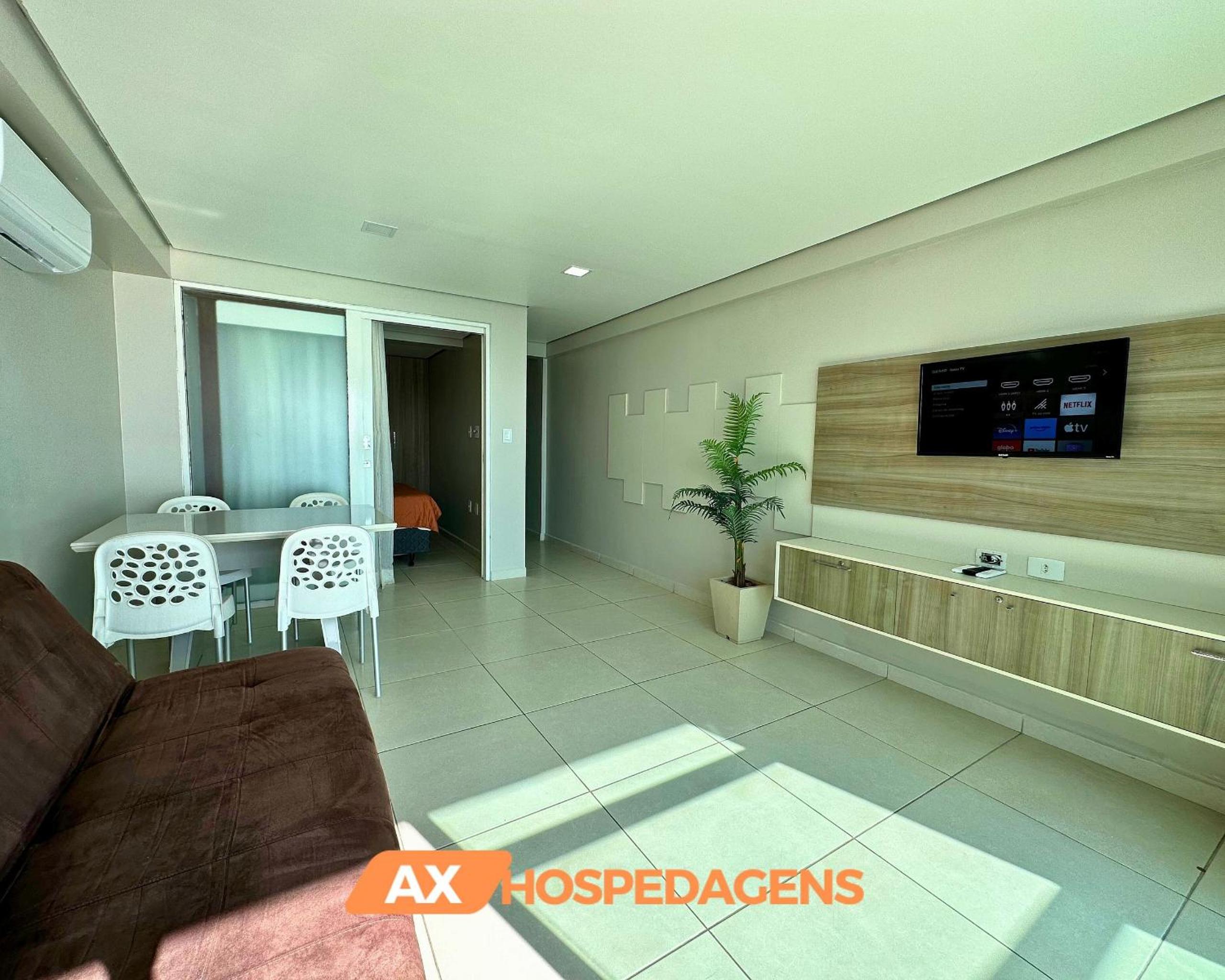 Flamboyant Flat Bessa