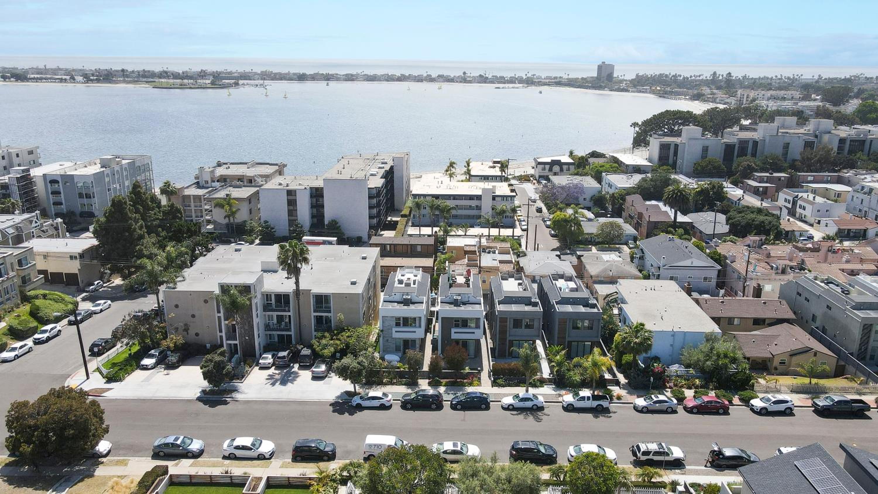 Riviera Bay View Dream - Private patio with bay view and parking view 3
