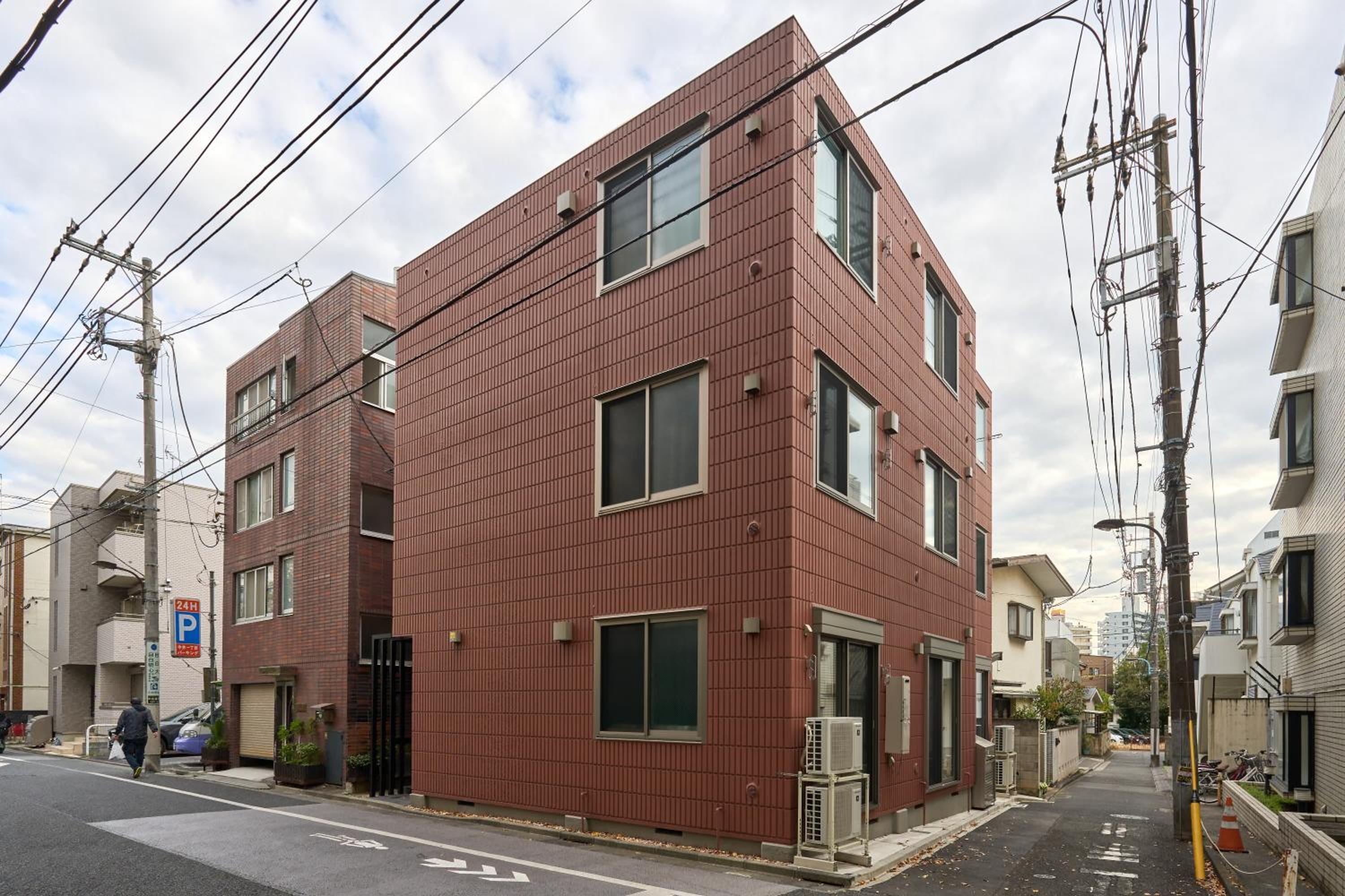 Shinjuku colorbee pretty house103