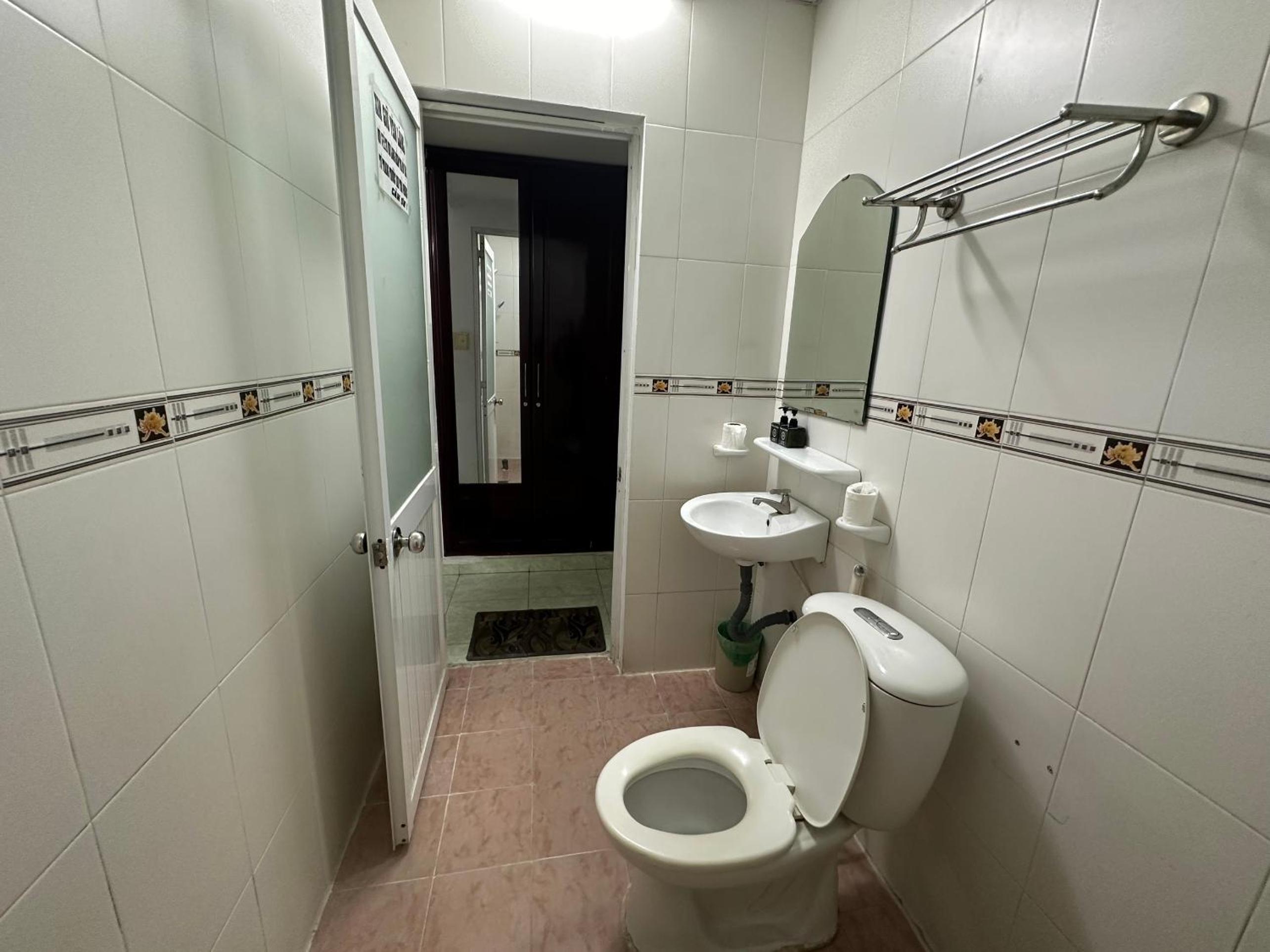 Xuân An Hotel - 53 Nguyễn Thái Bình, Q. Tân Bình - by Bay Luxury