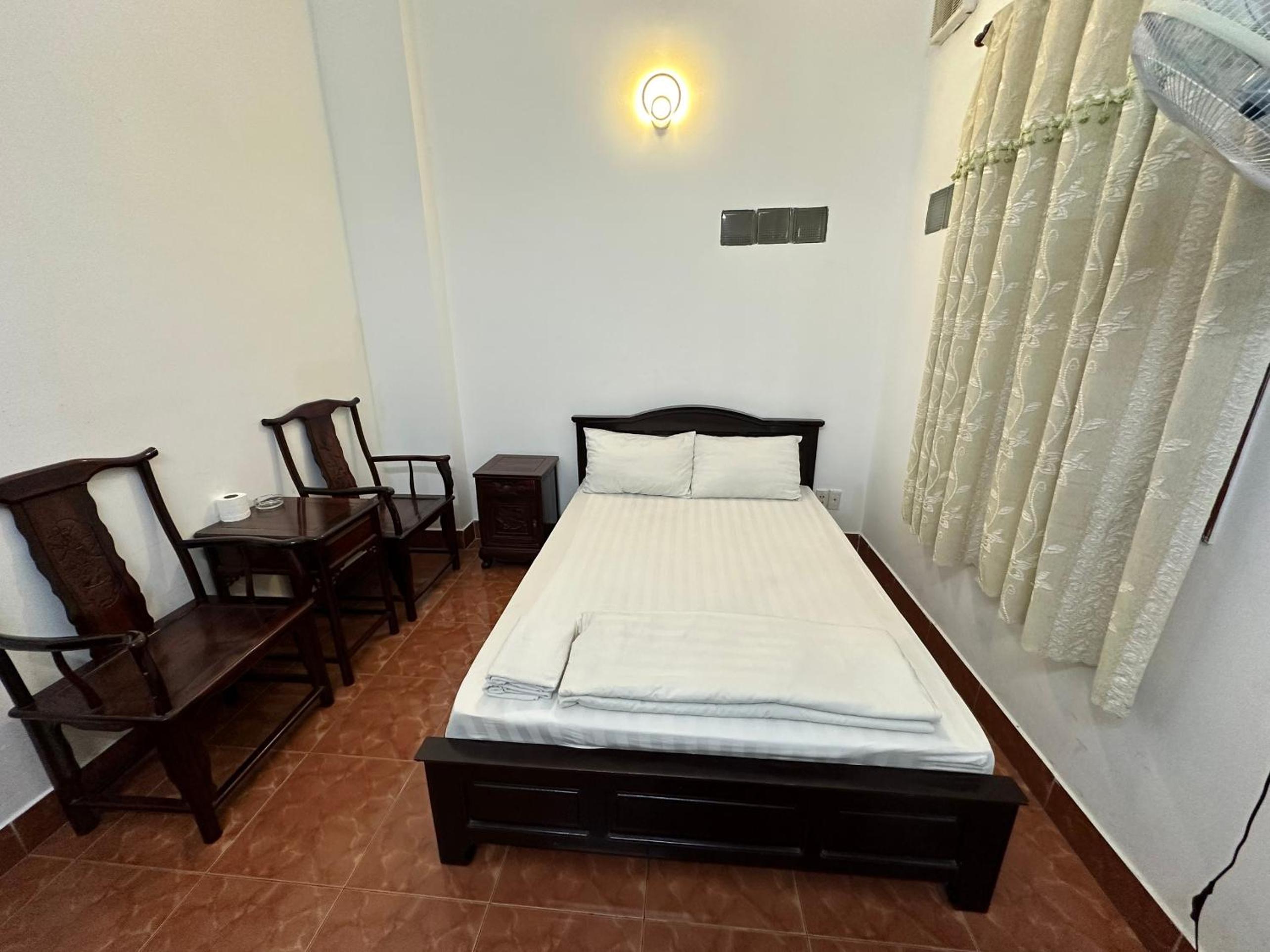 Xuân An Hotel - 53 Nguyễn Thái Bình, Q. Tân Bình - by Bay Luxury