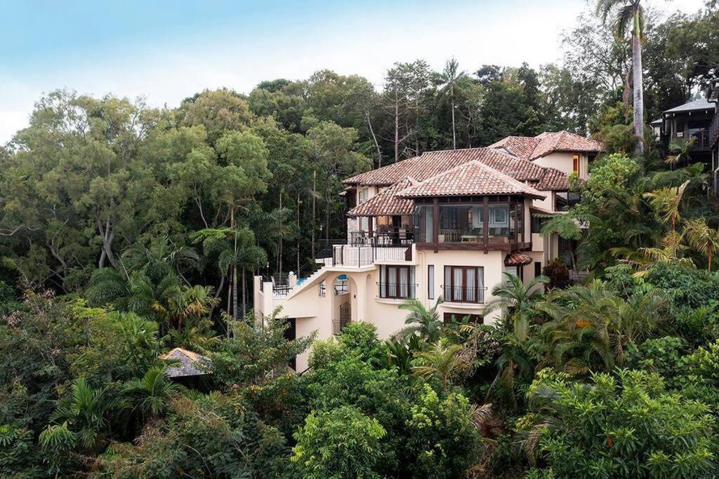 44 Island Point Road at Port Douglas by HIHA