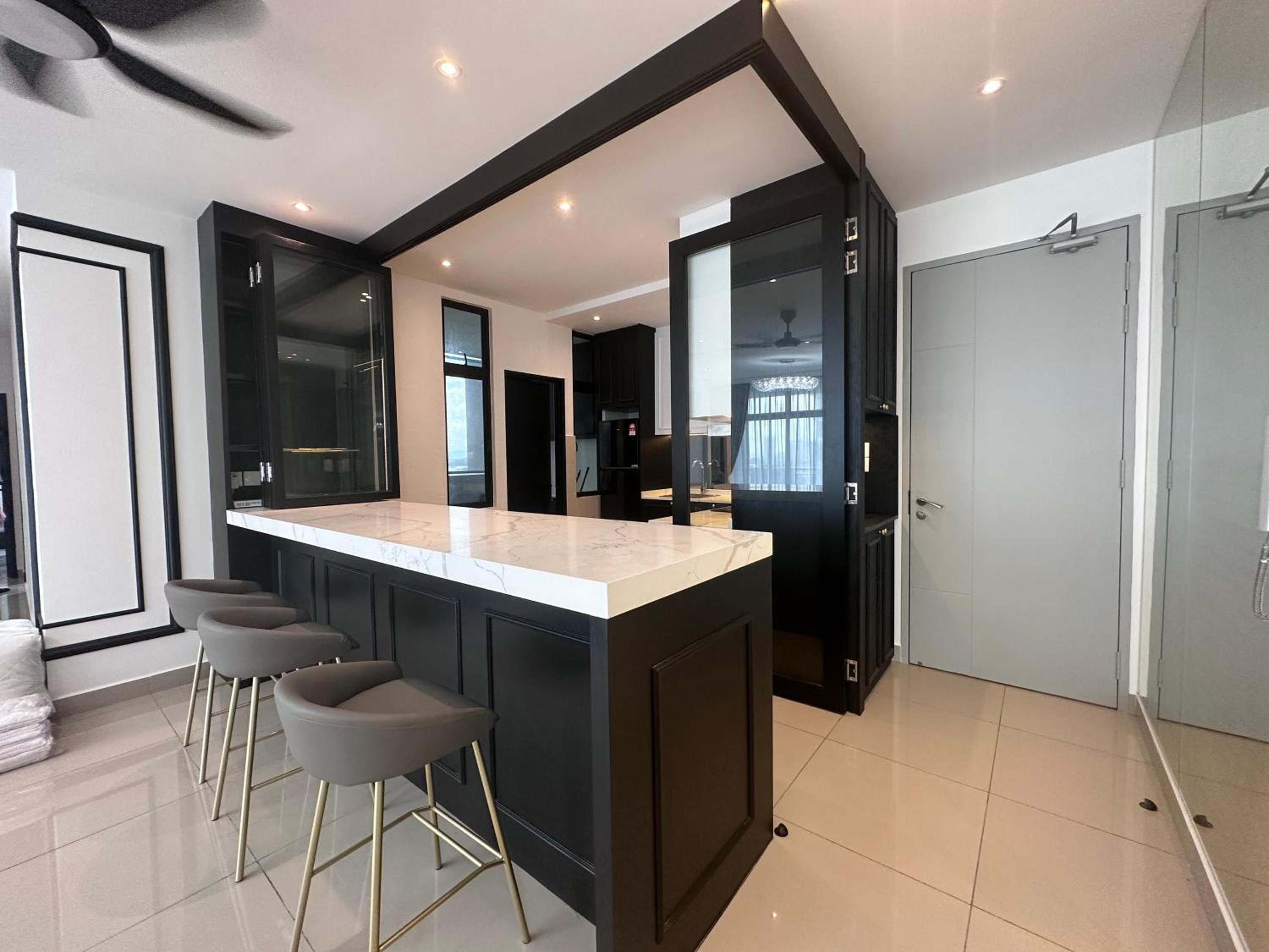 New Mount Austin Swarovski Design 15 pax condo