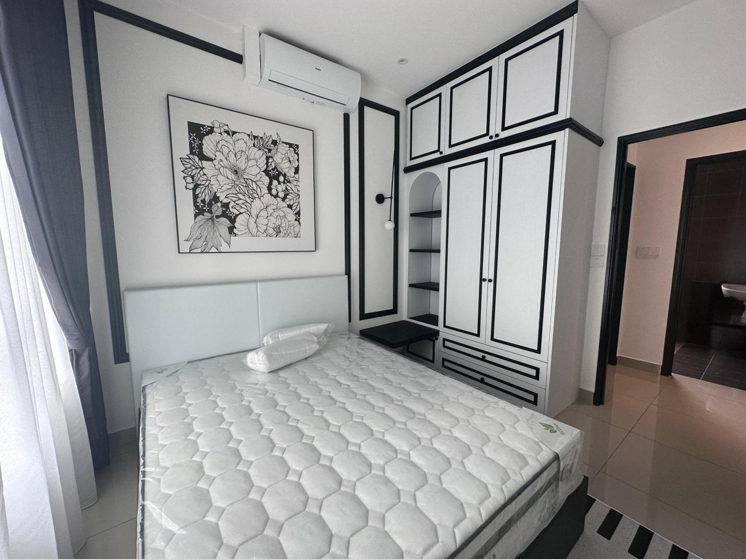 New Mount Austin Swarovski Design 15 pax condo