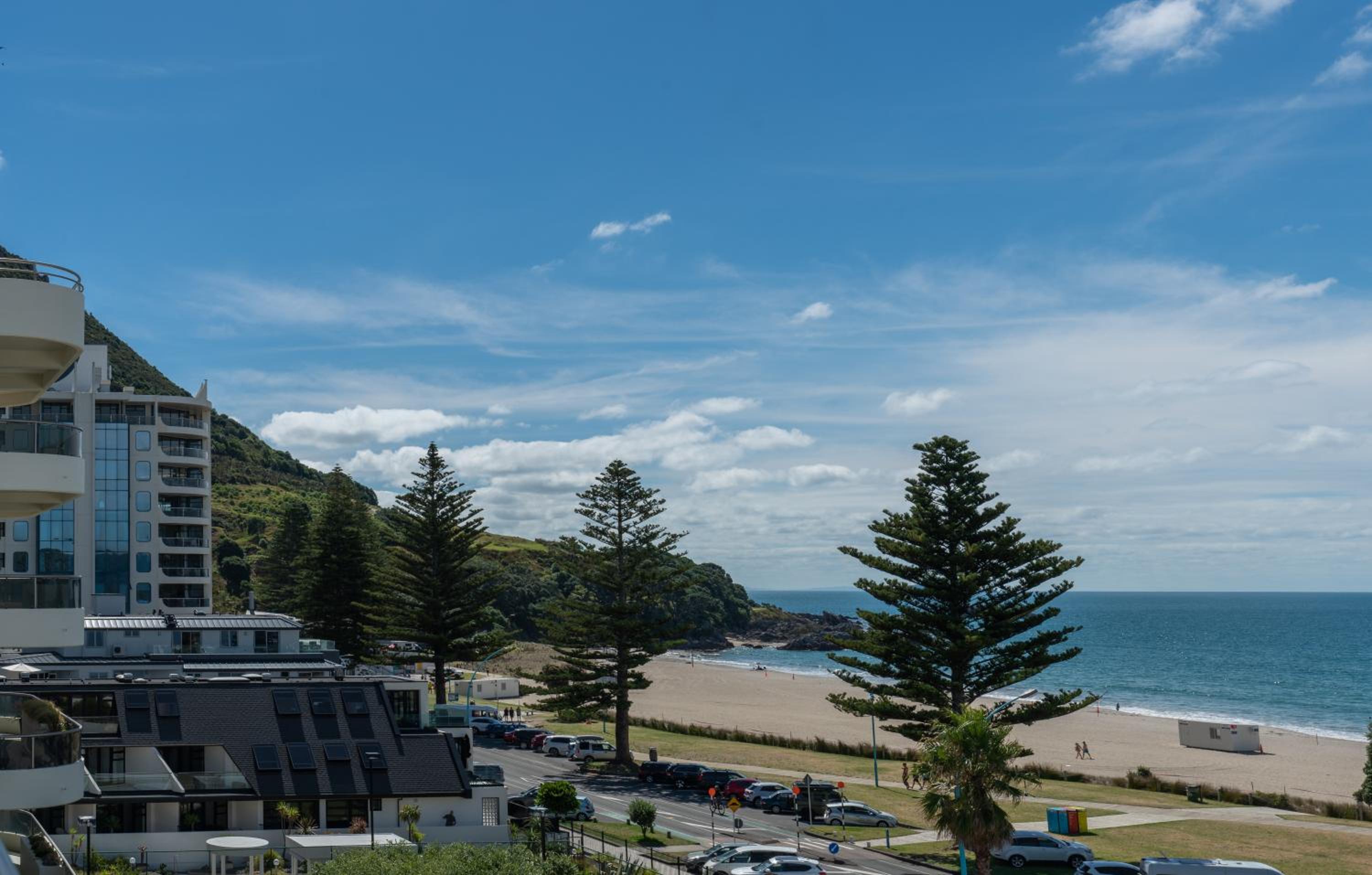Ocean View Beach Escape - Top Floor Apartments, Mt Maunganui Base