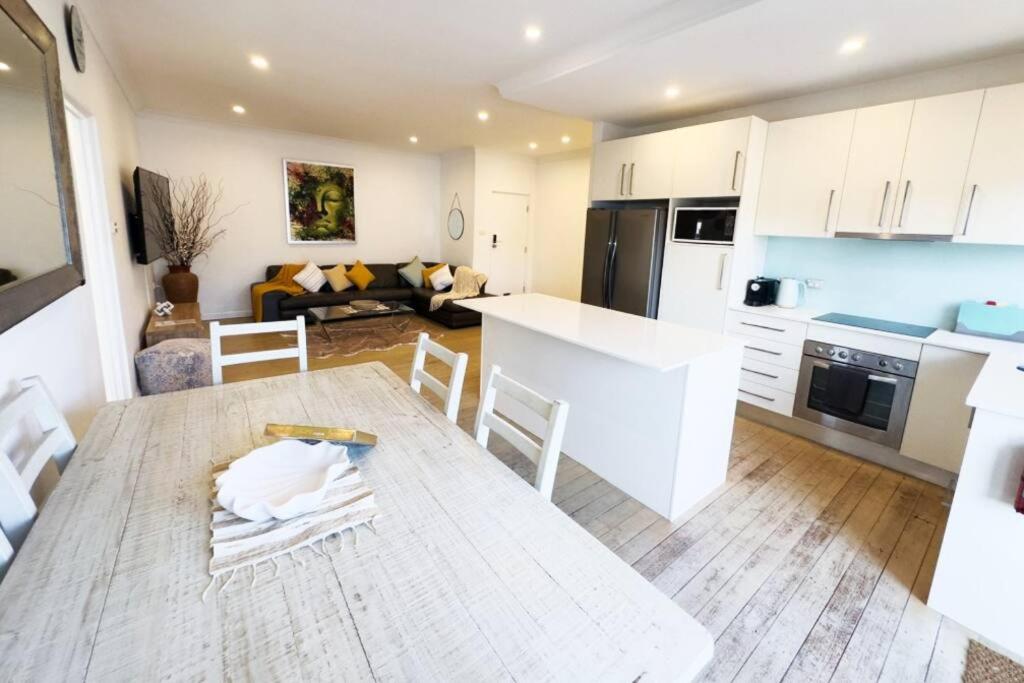 On The Esplanade - Close to beach & Cronulla mall with Aircon