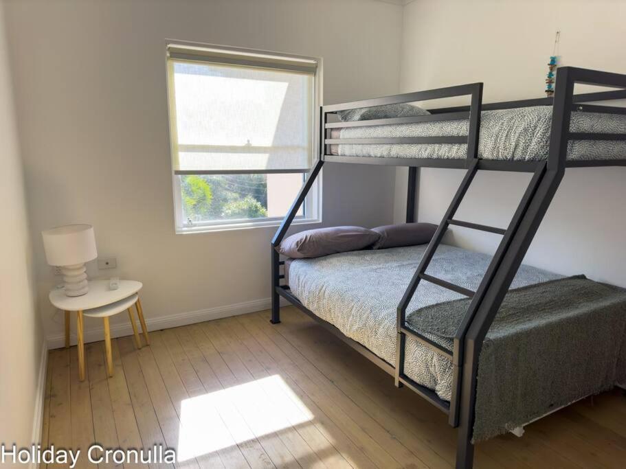 On The Esplanade - Close to beach & Cronulla mall with Aircon