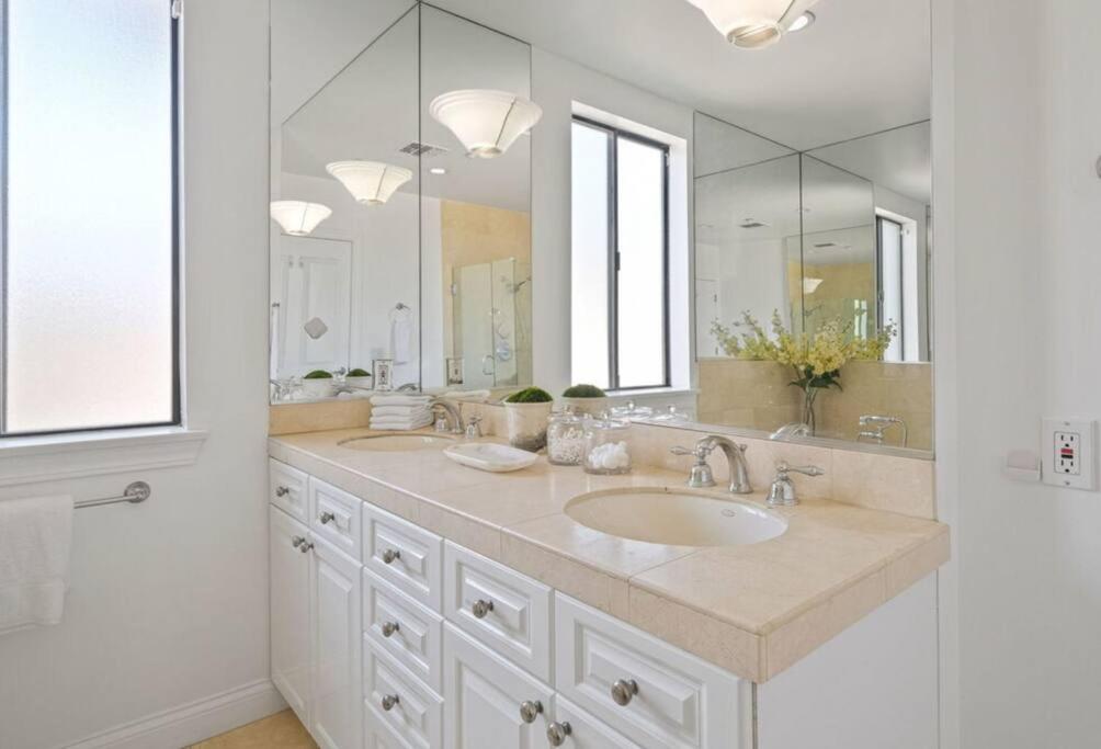 Stylish Pacific Palisades Gem