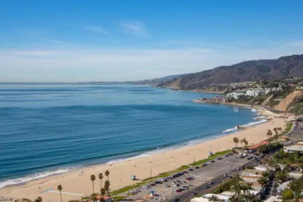 Stylish Pacific Palisades Gem