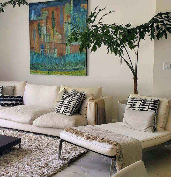Stylish Pacific Palisades Gem