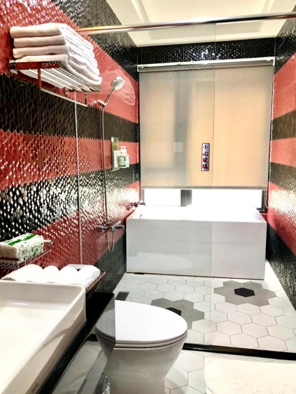 Photo 12