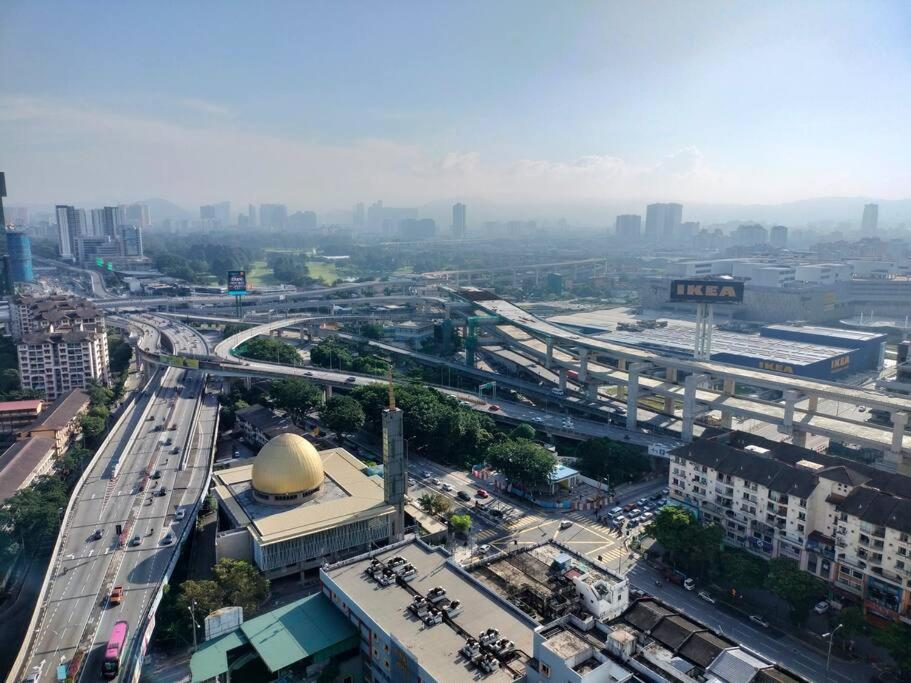 Central KL Retreat MyTown Ikea KLCC TRX Mall MRT