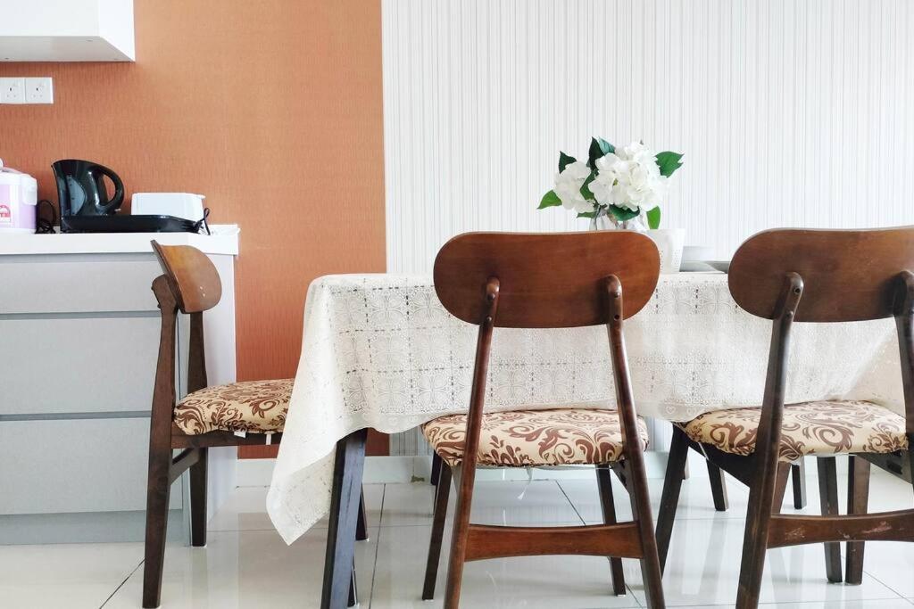 Central KL Retreat MyTown Ikea KLCC TRX Mall MRT