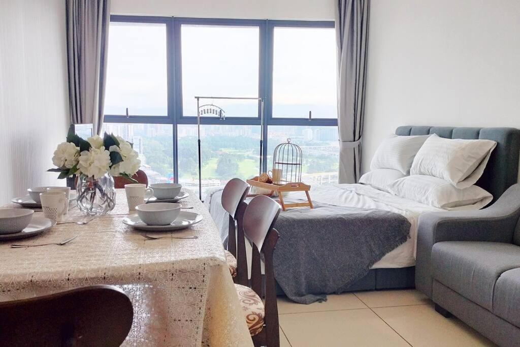 Central KL Retreat MyTown Ikea KLCC TRX Mall MRT