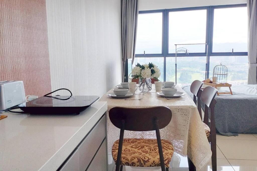 Central KL Retreat MyTown Ikea KLCC TRX Mall MRT