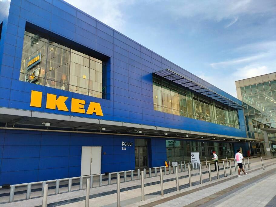 Central KL Retreat MyTown Ikea KLCC TRX Mall MRT