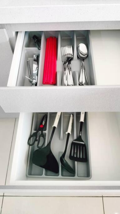 Central KL Retreat MyTown Ikea KLCC TRX Mall MRT