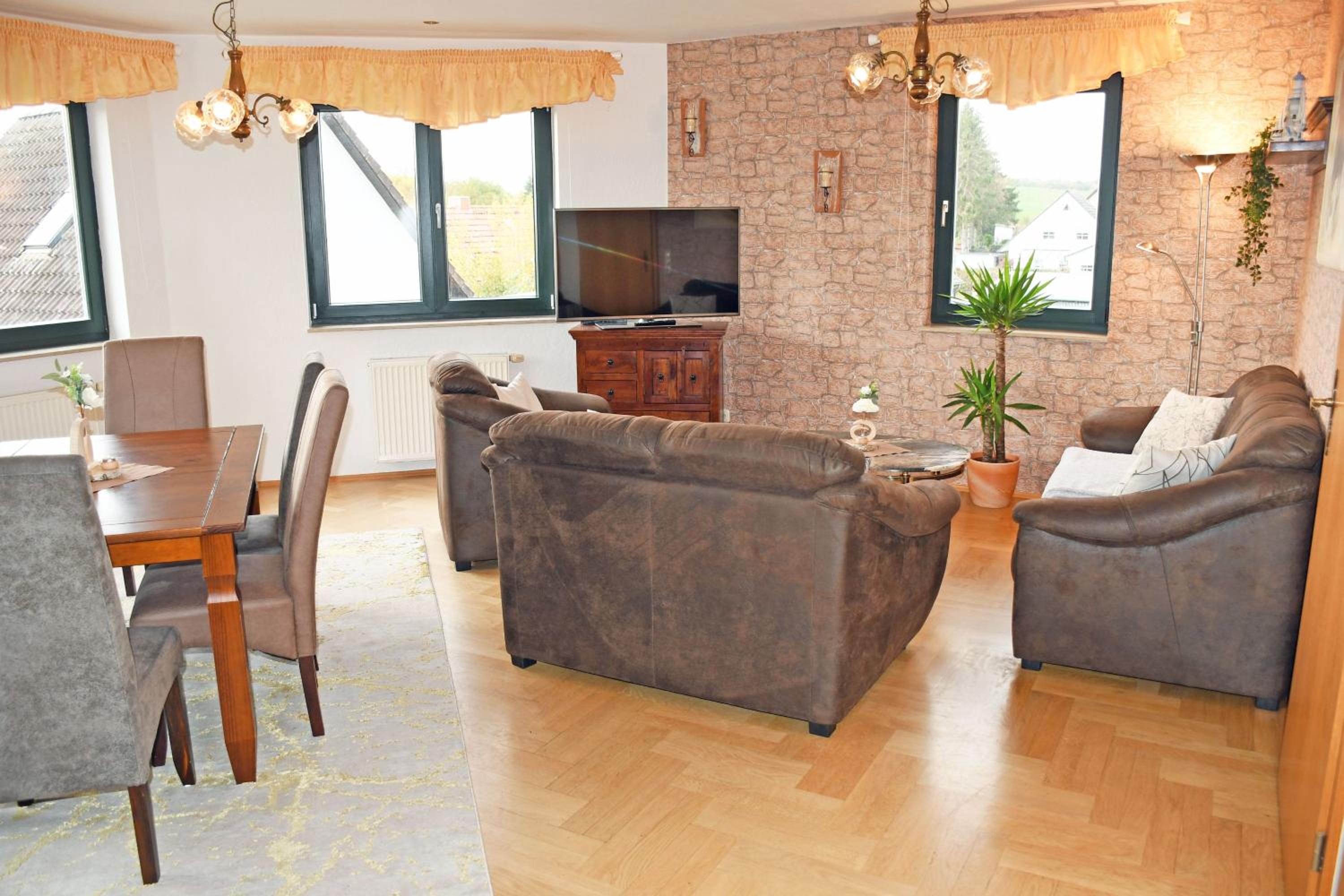 großes Ferienhaus mit Terrasse am Granitzwald