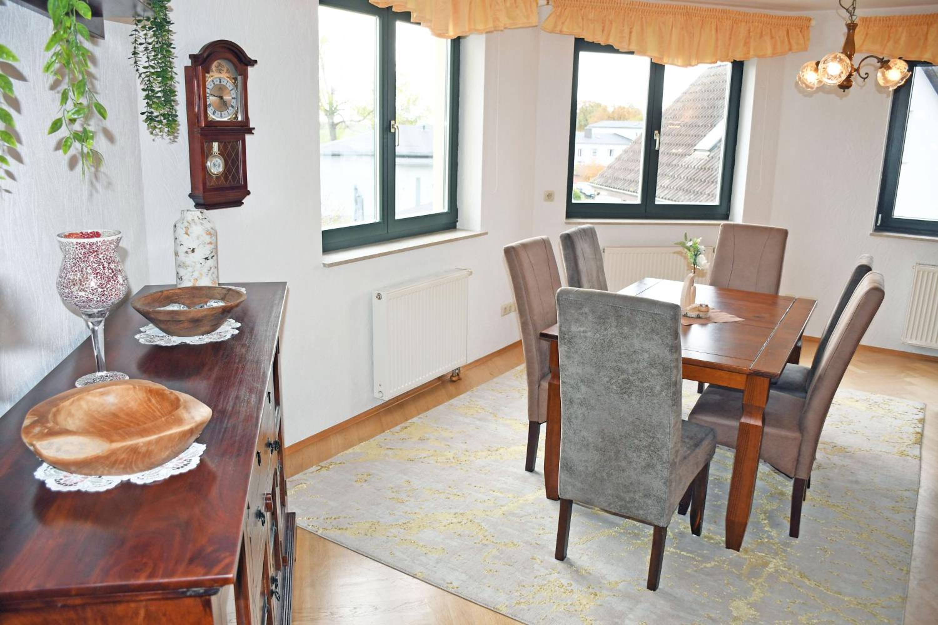 großes Ferienhaus mit Terrasse am Granitzwald