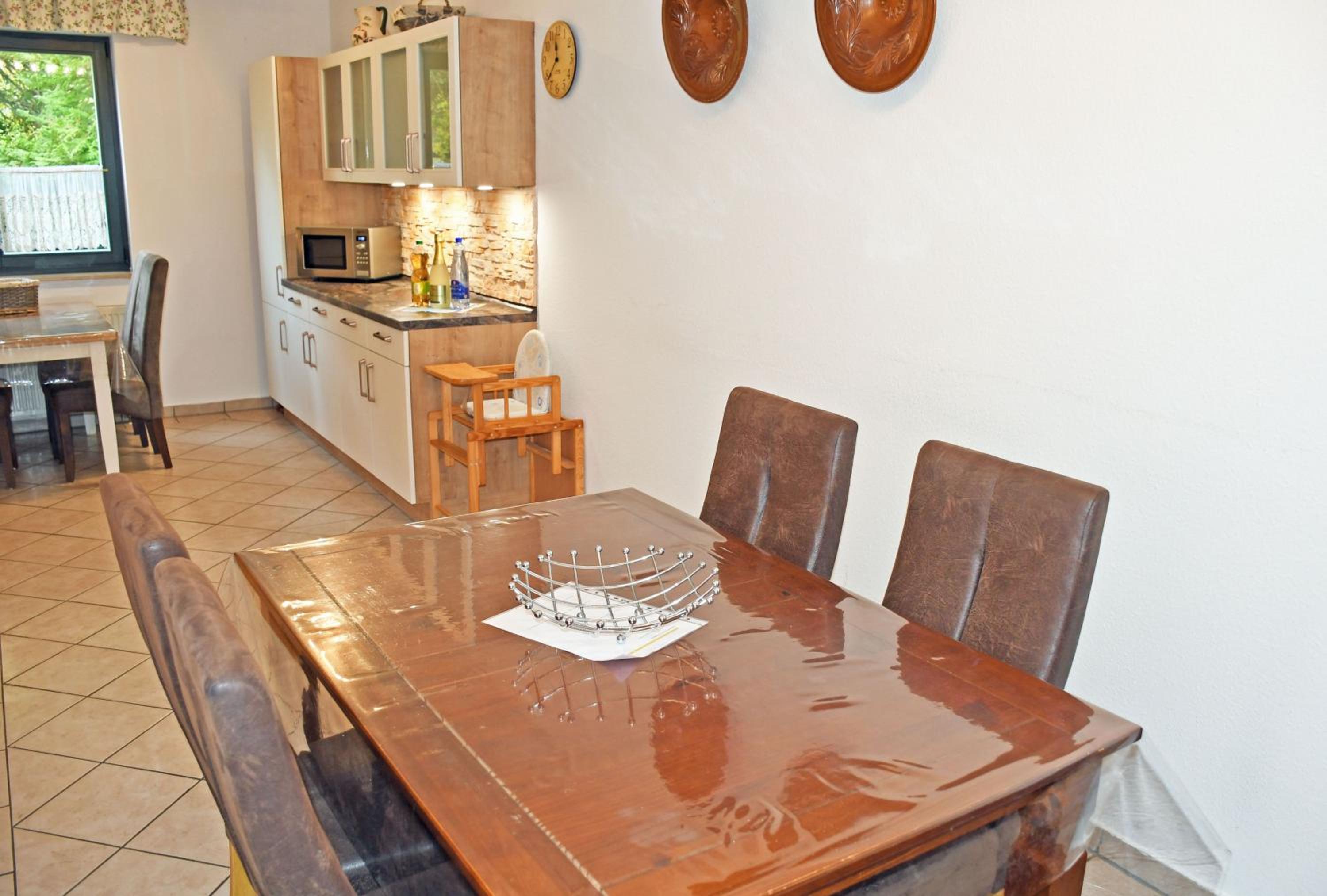großes Ferienhaus mit Terrasse am Granitzwald