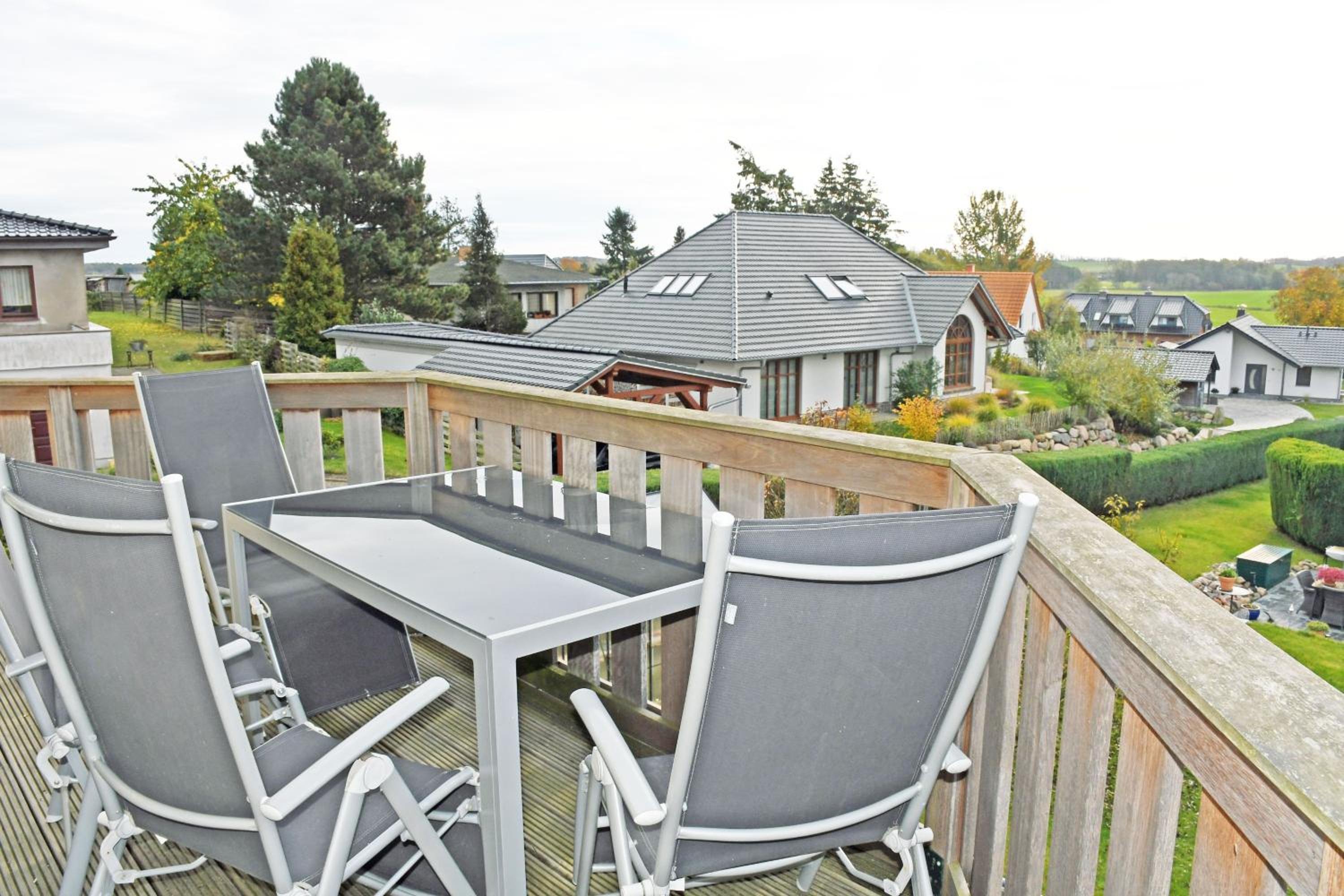 großes Ferienhaus mit Terrasse am Granitzwald