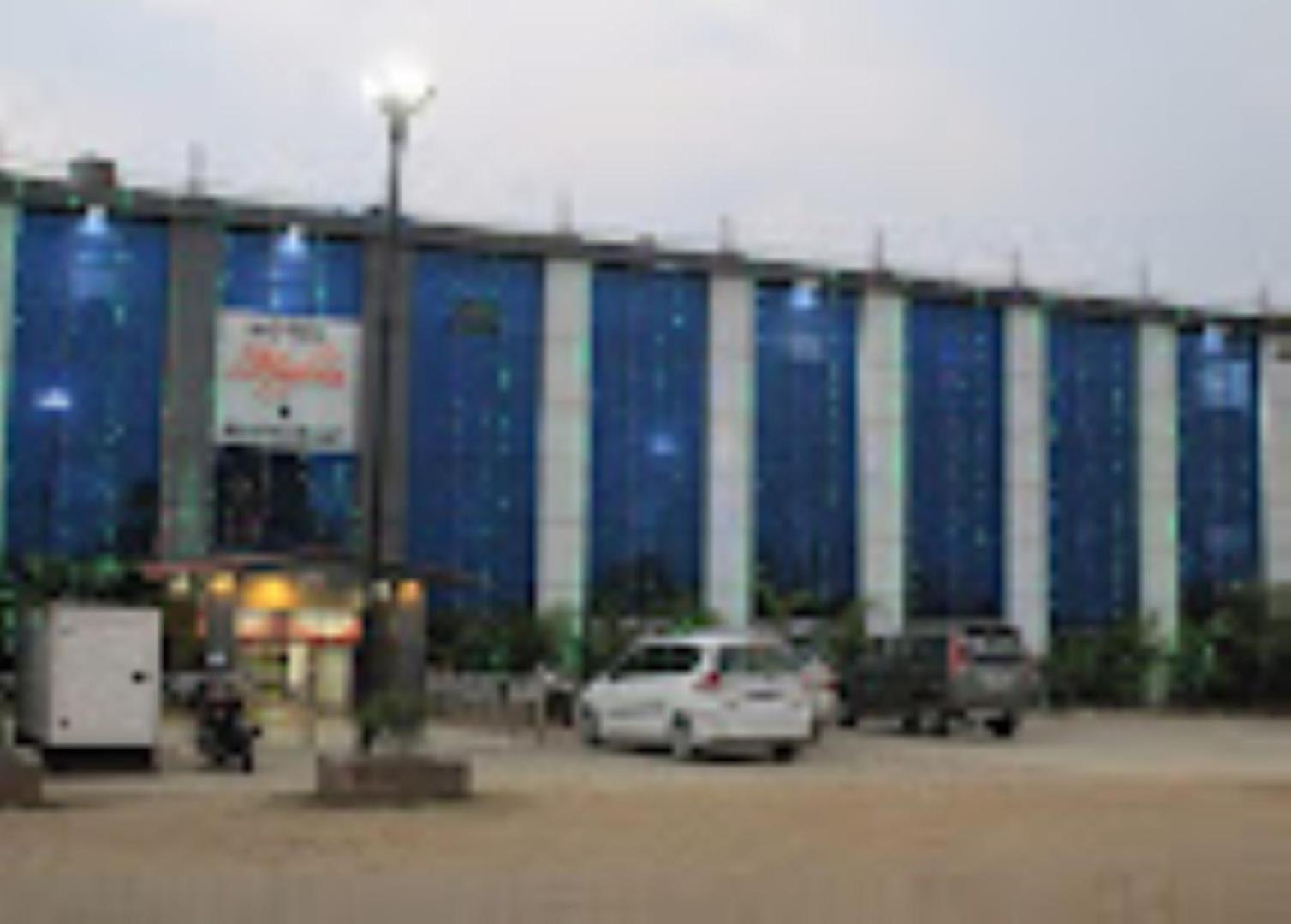 Hotel Meghna and Restaurant,Padhar Buzurg view 4